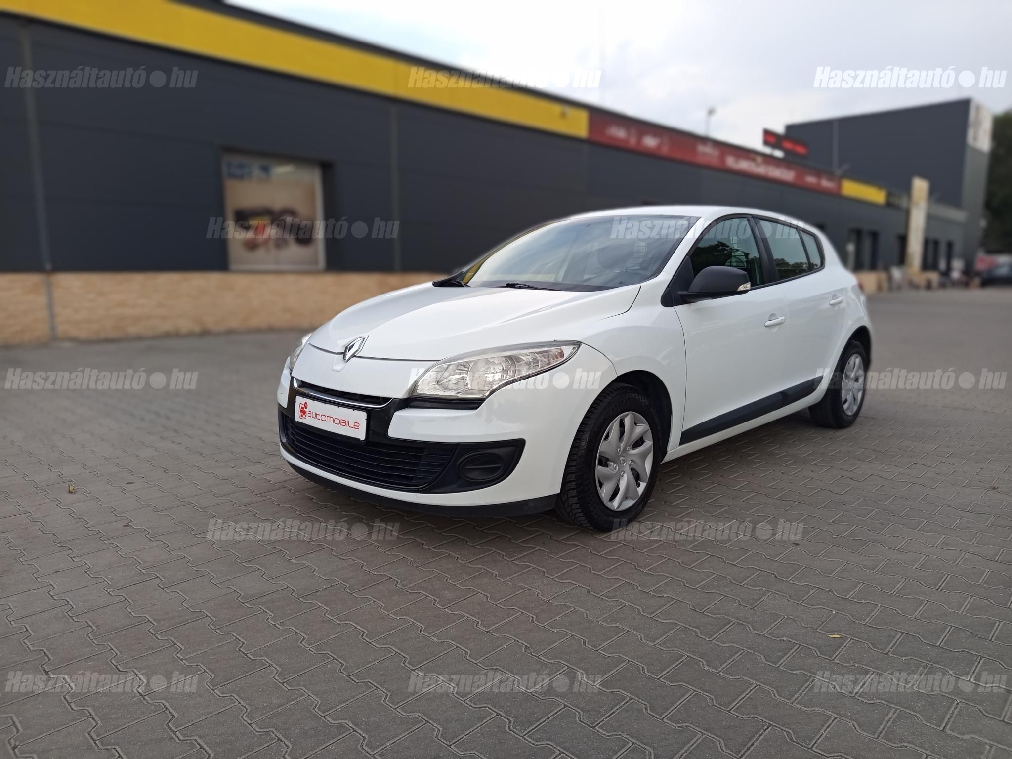 RENAULT MEGANE 2013/6 - 1