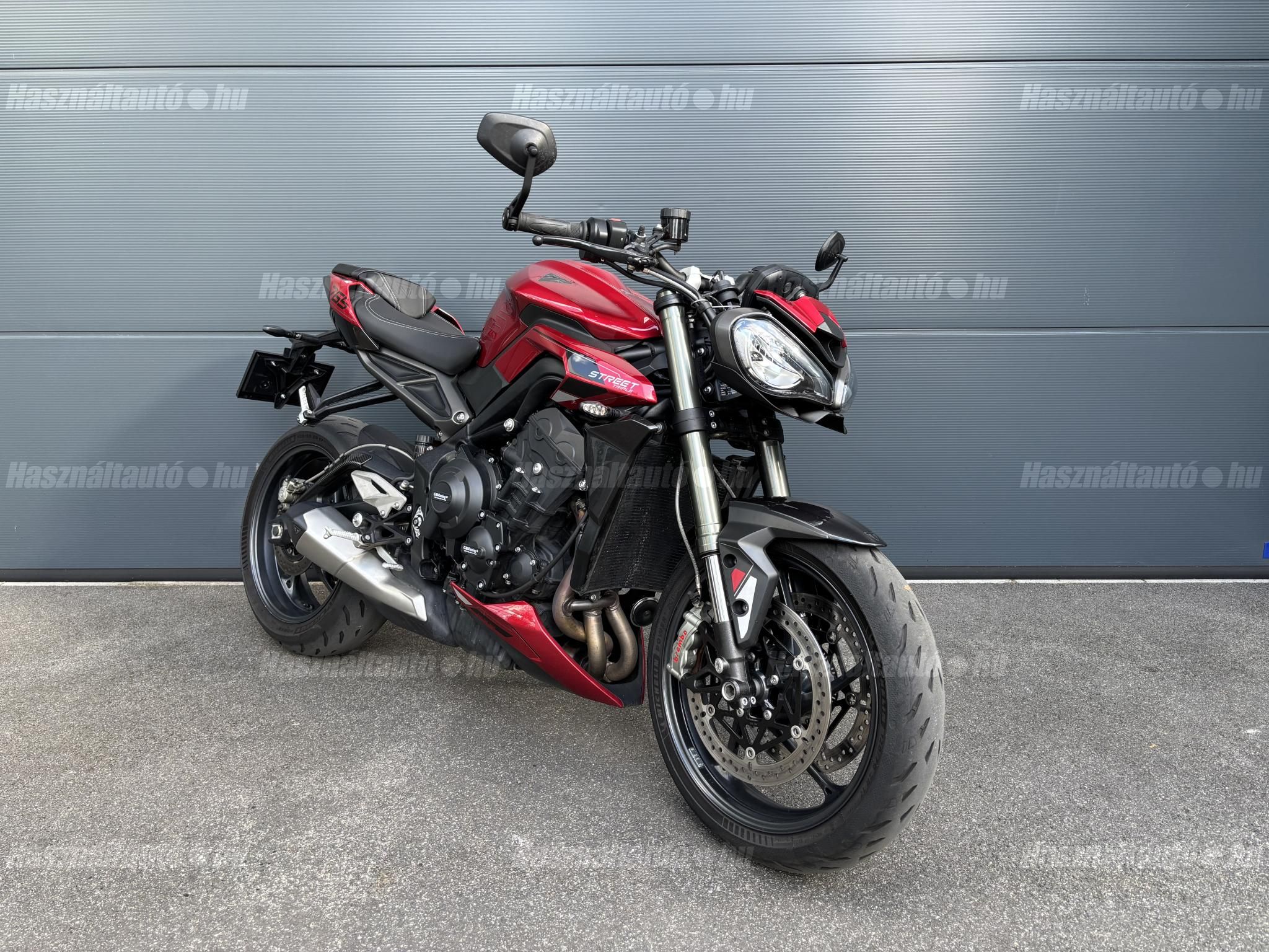 TRIUMPH STREET TRIPLE 2023/11 - 1