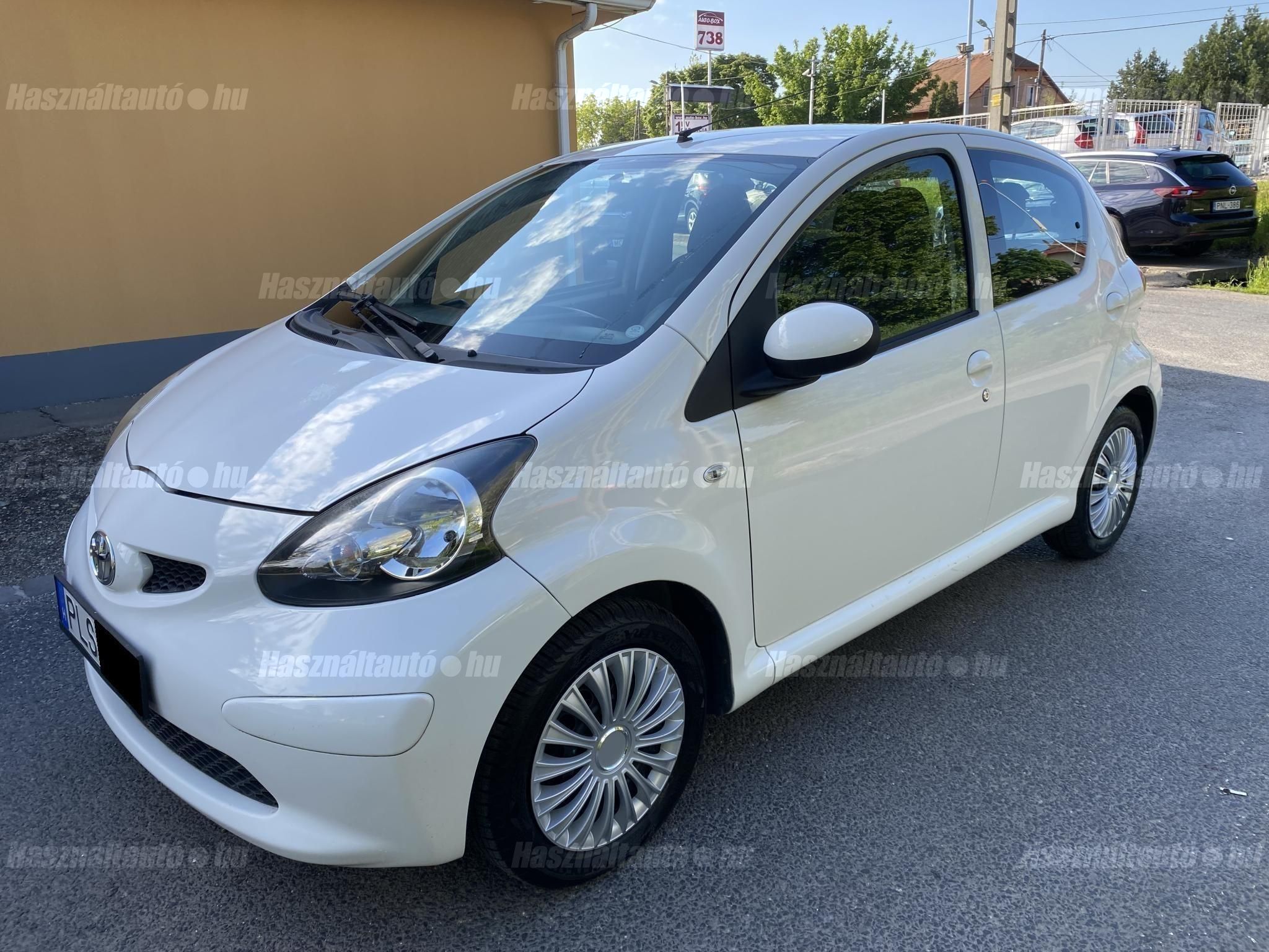 TOYOTA AYGO 2012 - 1