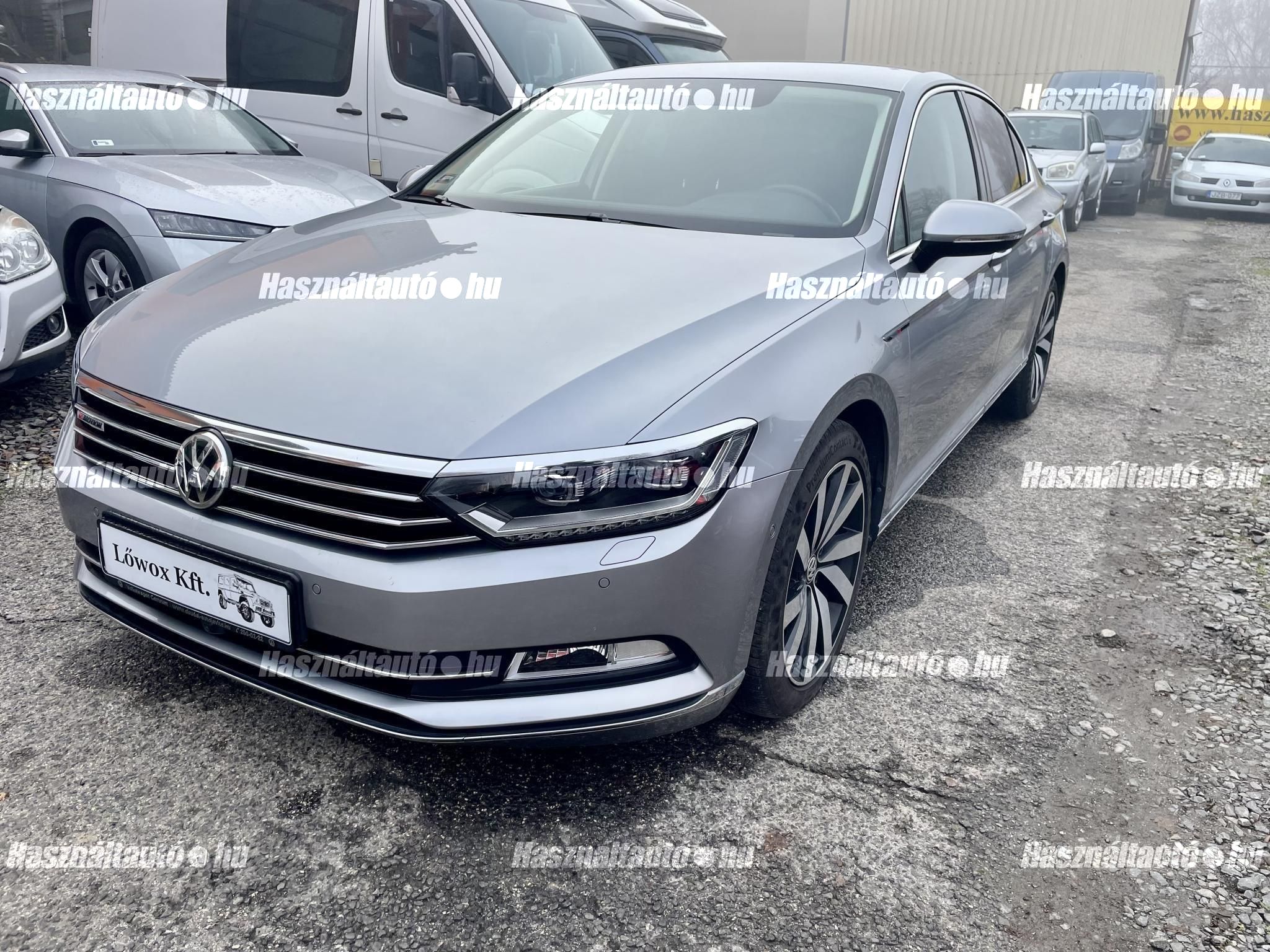 VOLKSWAGEN PASSAT 2018/2 - 1