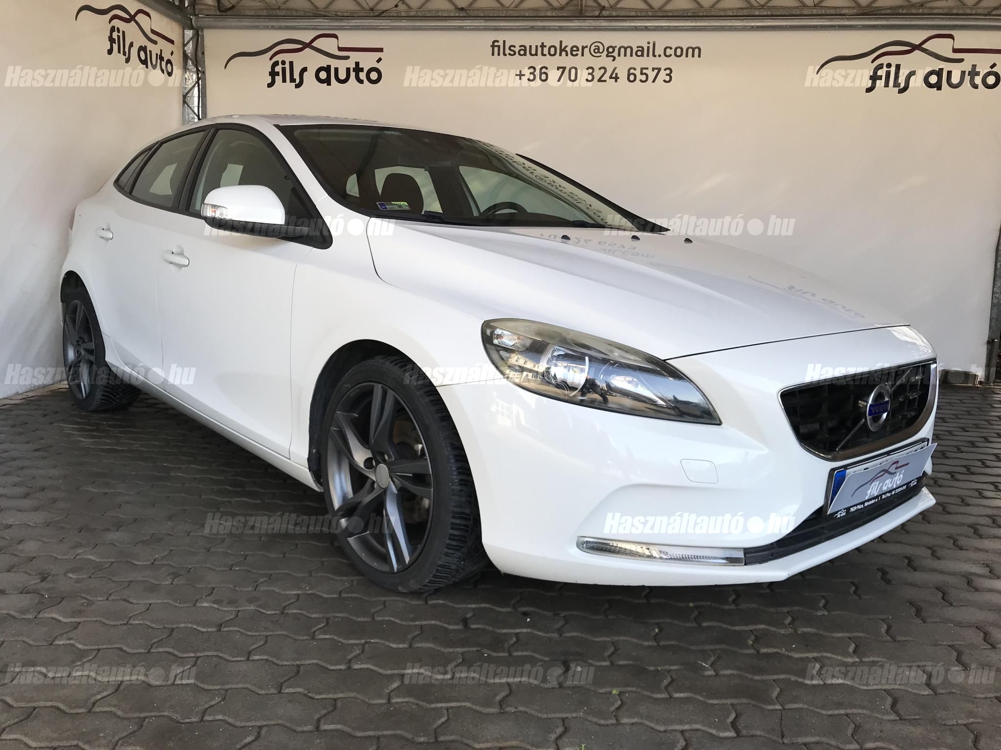 VOLVO V40 2015 - 1