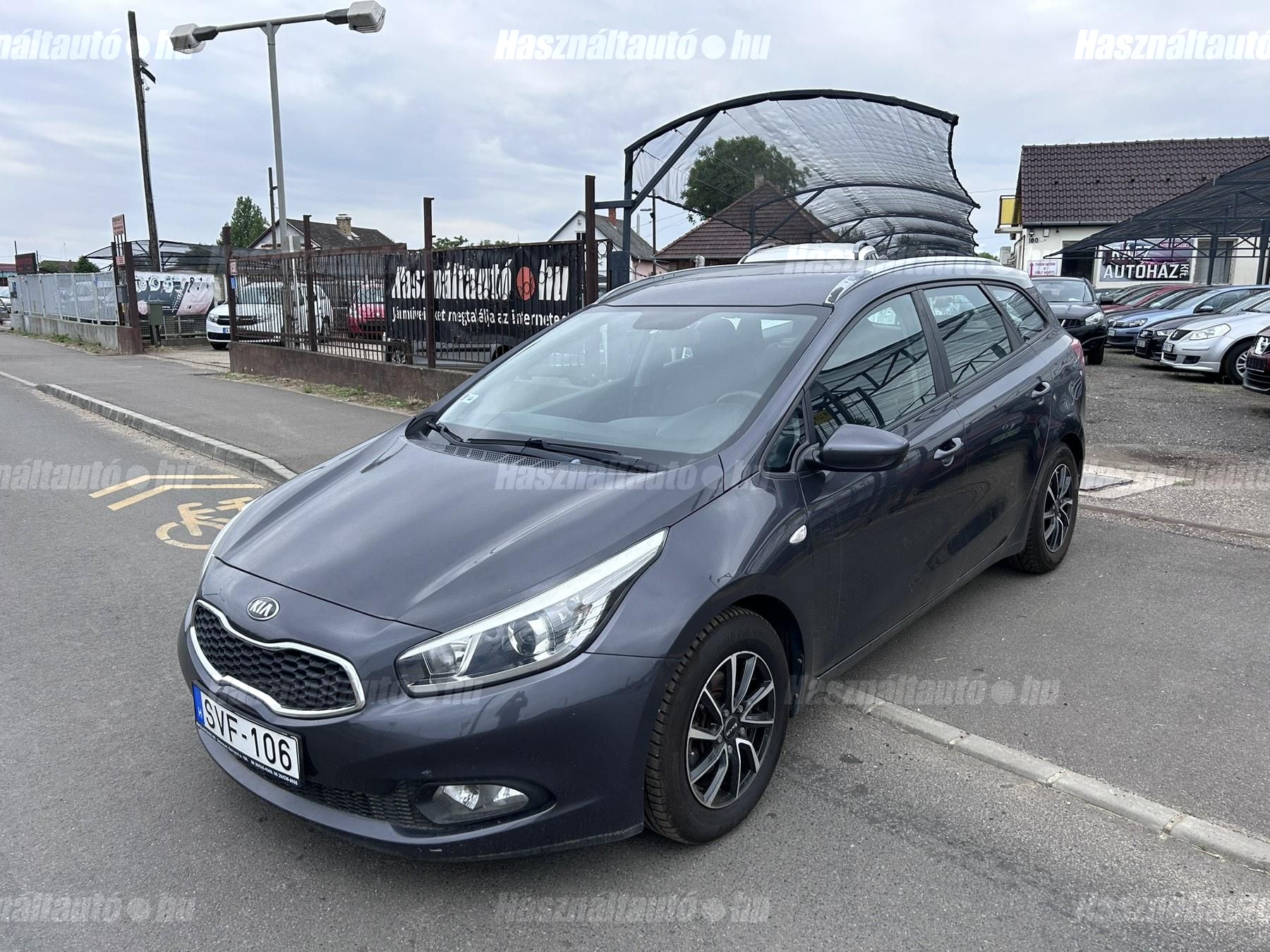KIA CEE'D 2013/4 - 1