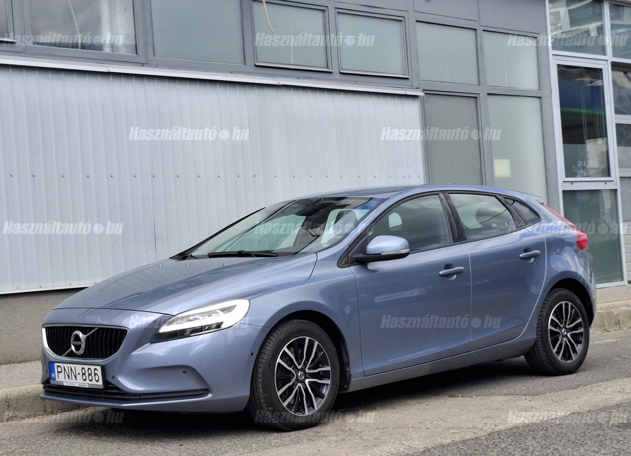 VOLVO V40 2018 - 1