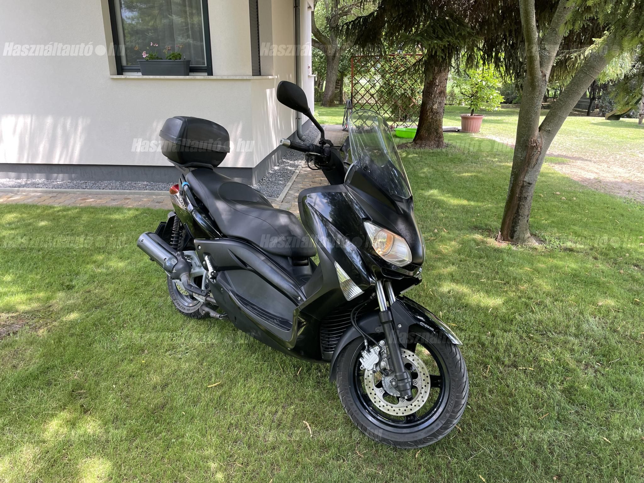 YAMAHA YP 125 R X-MAX 2011/6 - 1
