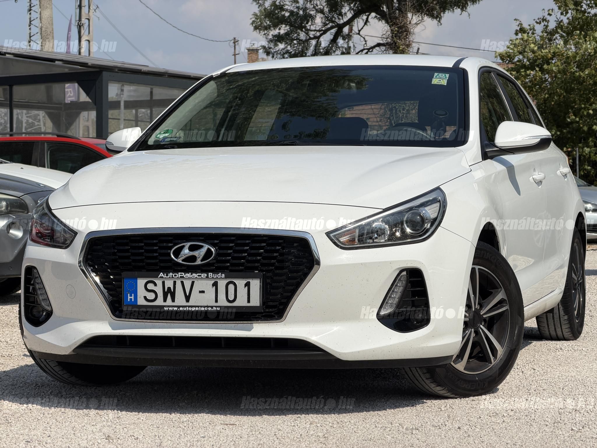 HYUNDAI I30 2017/8 - 1