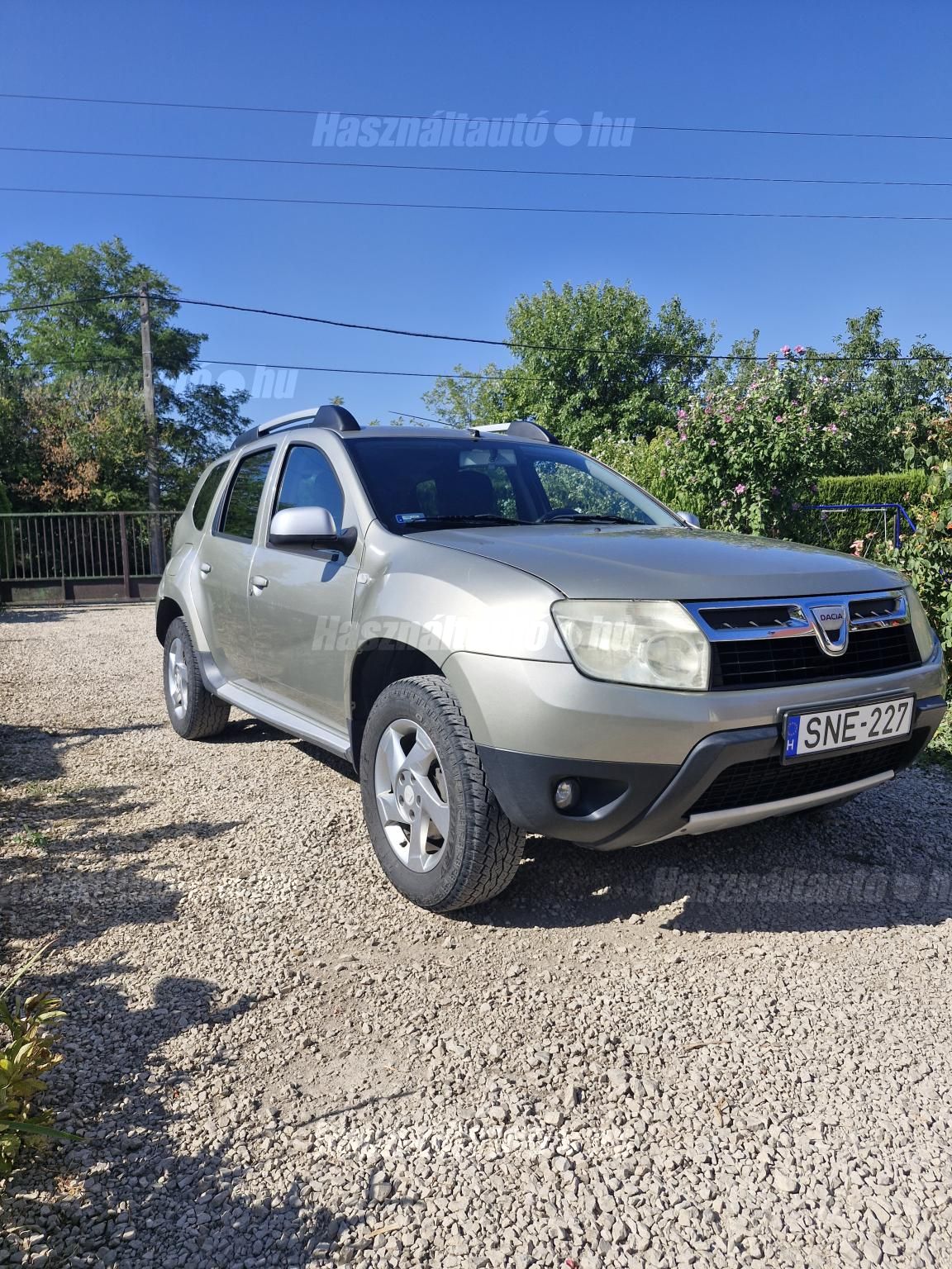 DACIA DUSTER 2010 - 1