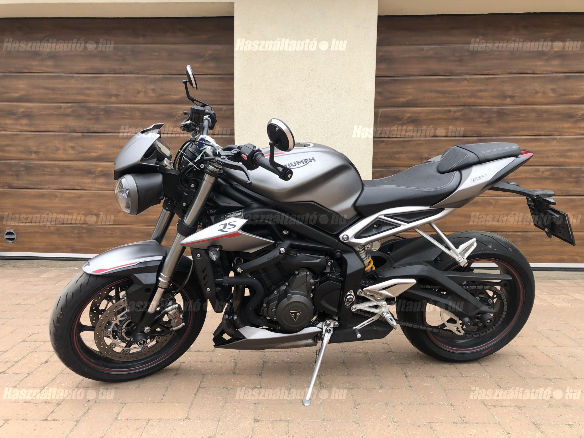 TRIUMPH STREET TRIPLE 2018/9 - 1