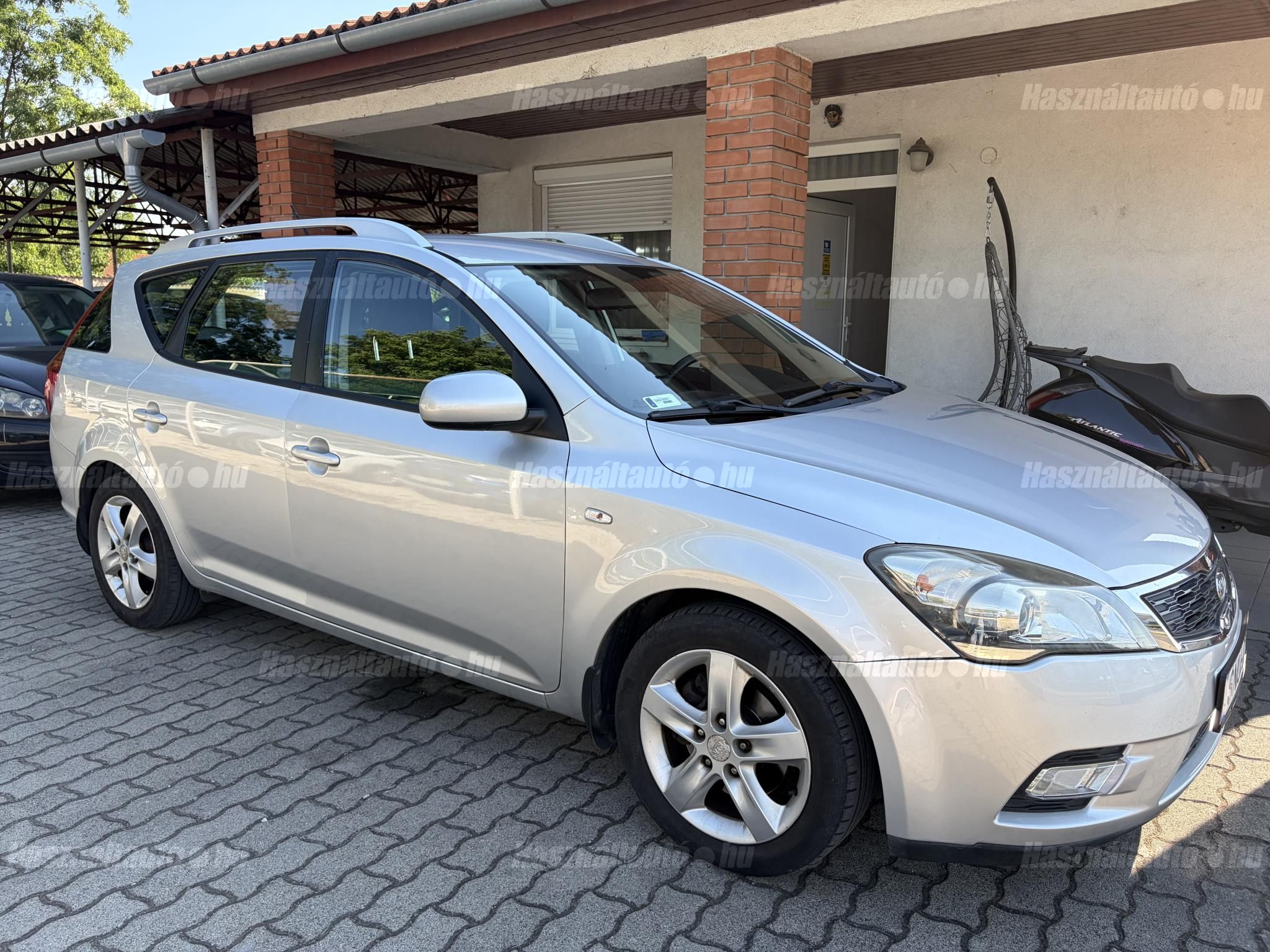 KIA CEE'D 2011/10 - 1