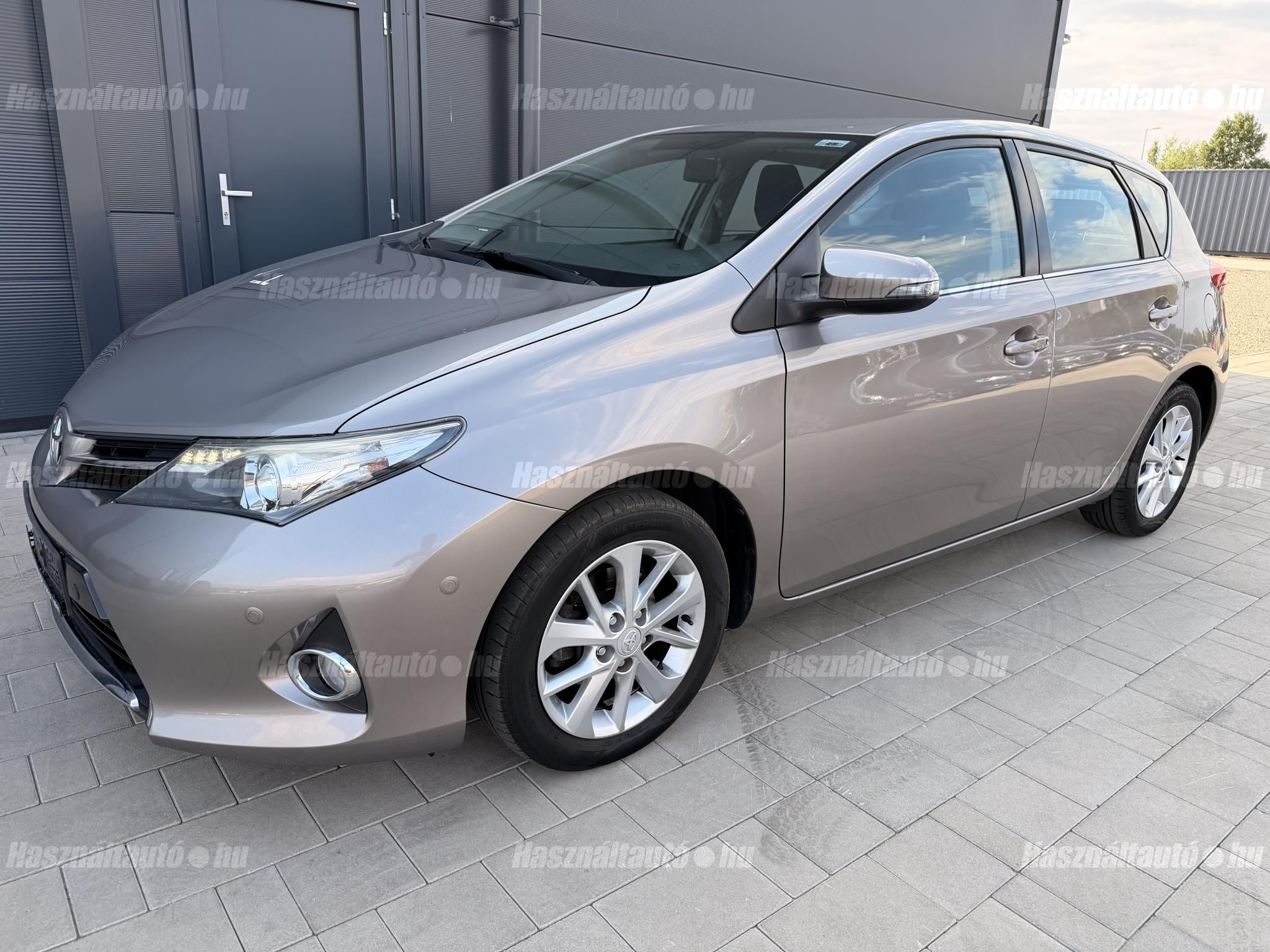 TOYOTA AURIS 2013/3 - 1