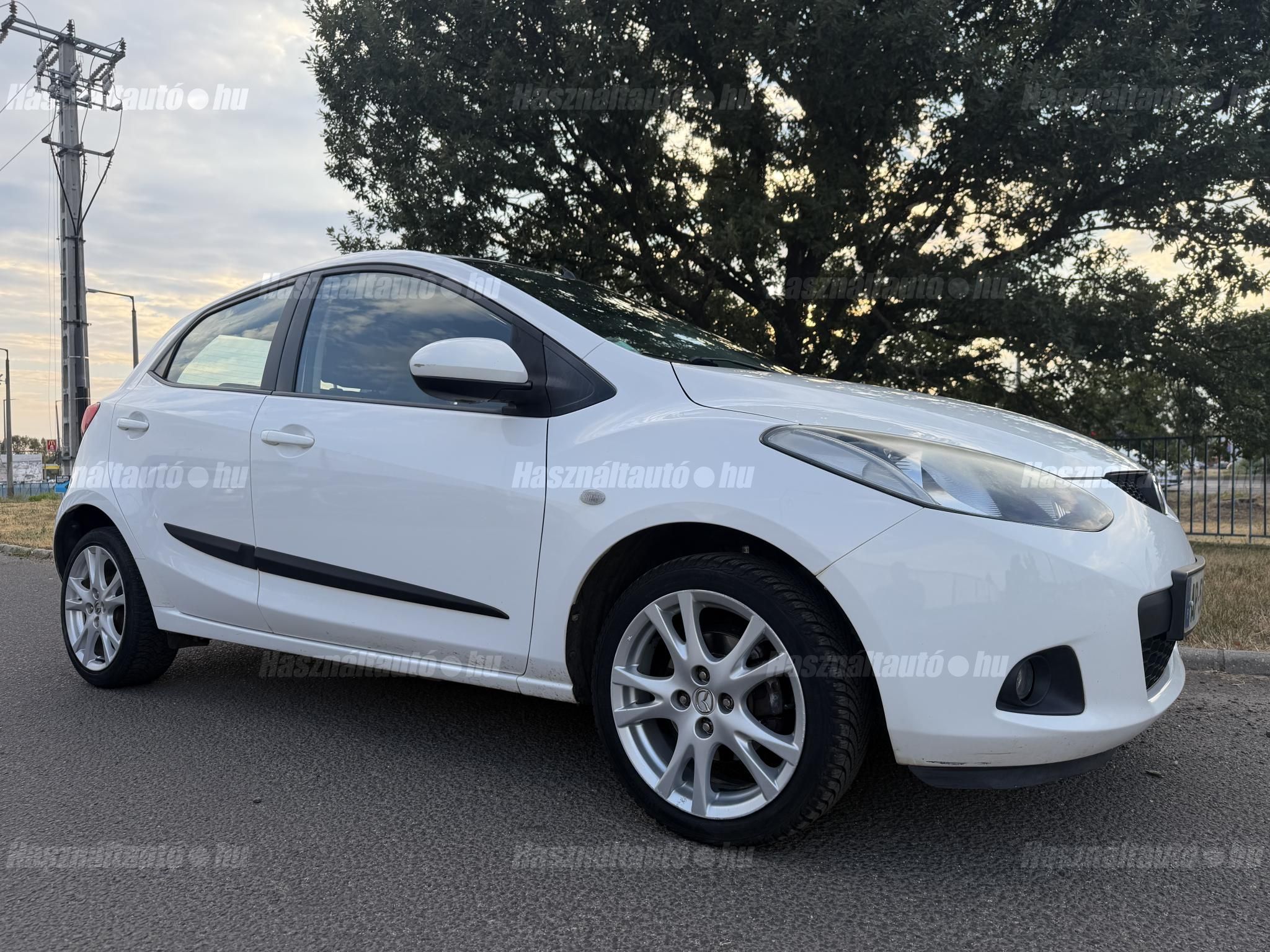 MAZDA 2 2010/12 - 1