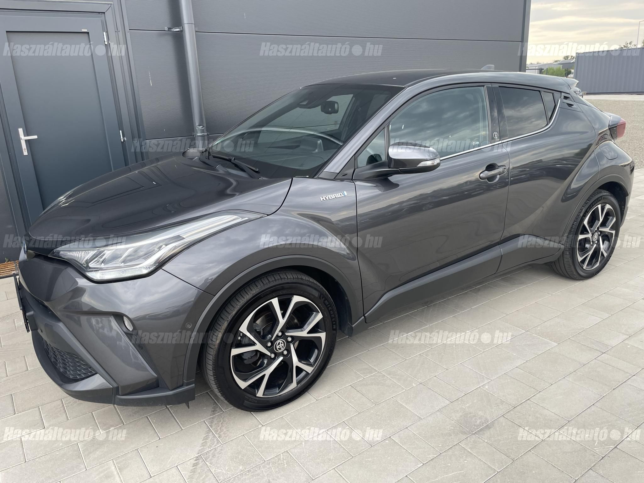 TOYOTA C-HR 2021/10 - 1
