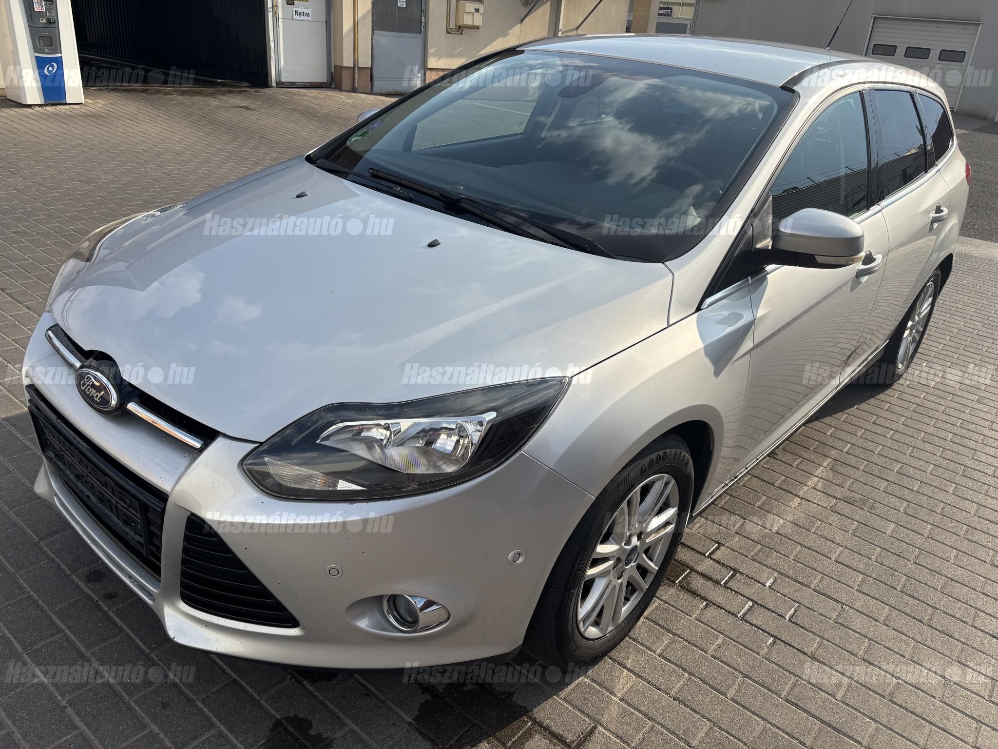 FORD FOCUS 2012/8 - 1