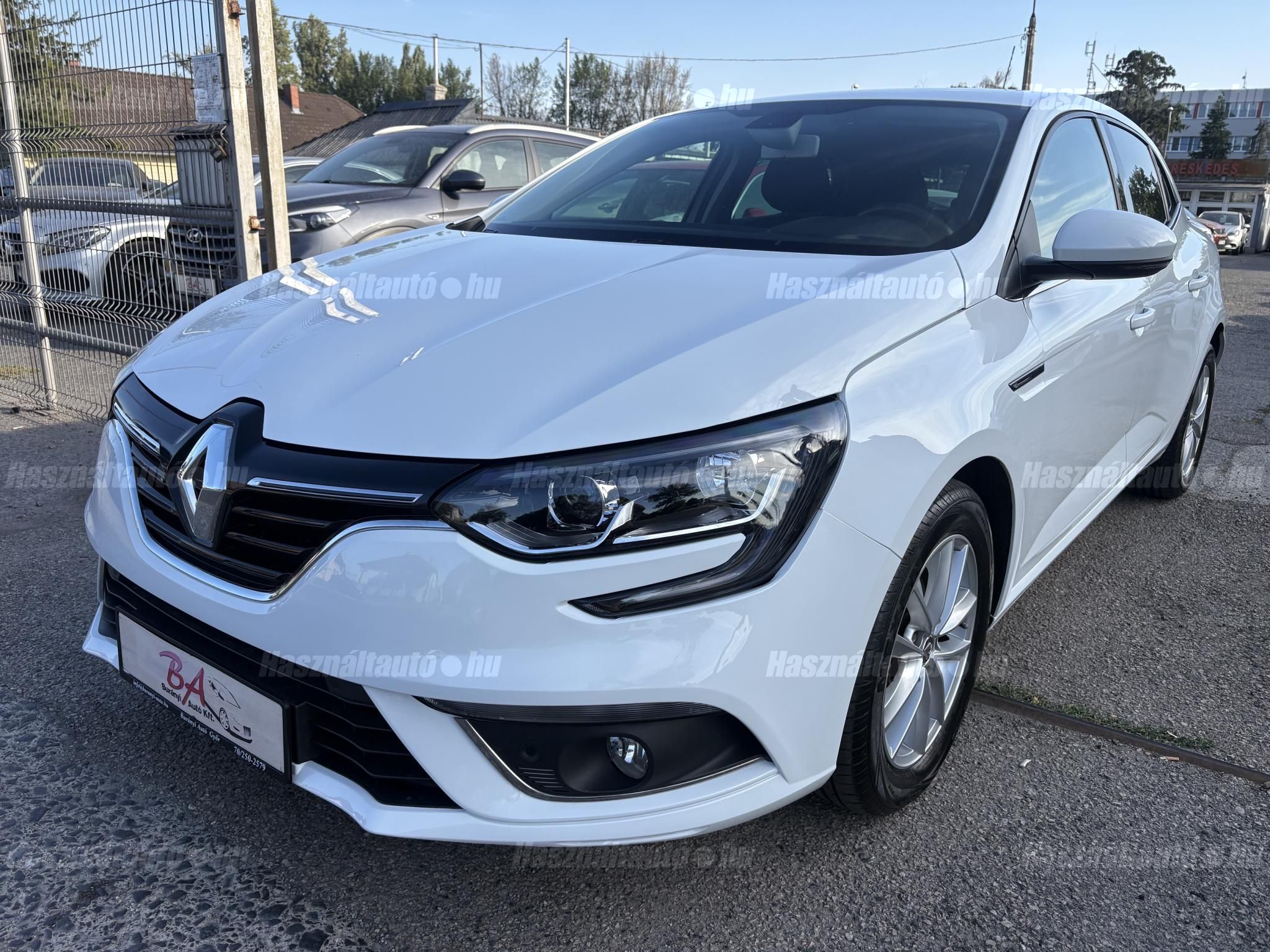RENAULT MEGANE 2019/7 - 1