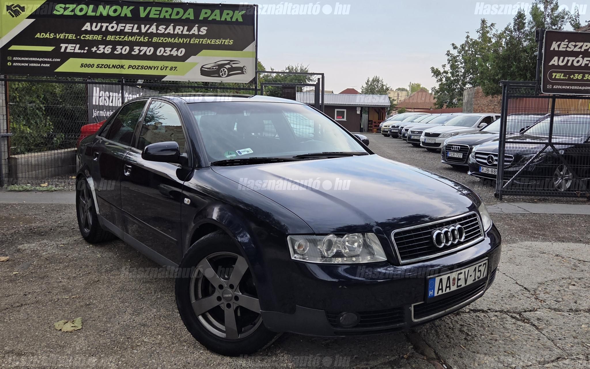 AUDI A4 2001/7 - 1