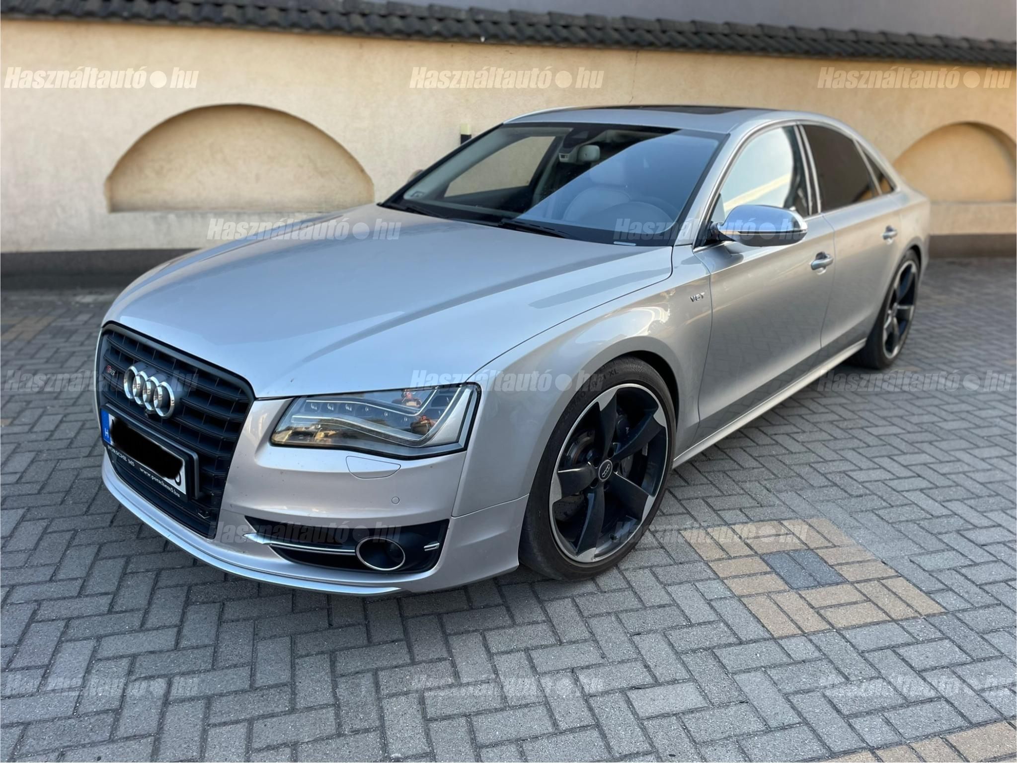 AUDI S8 2013/8 - 1