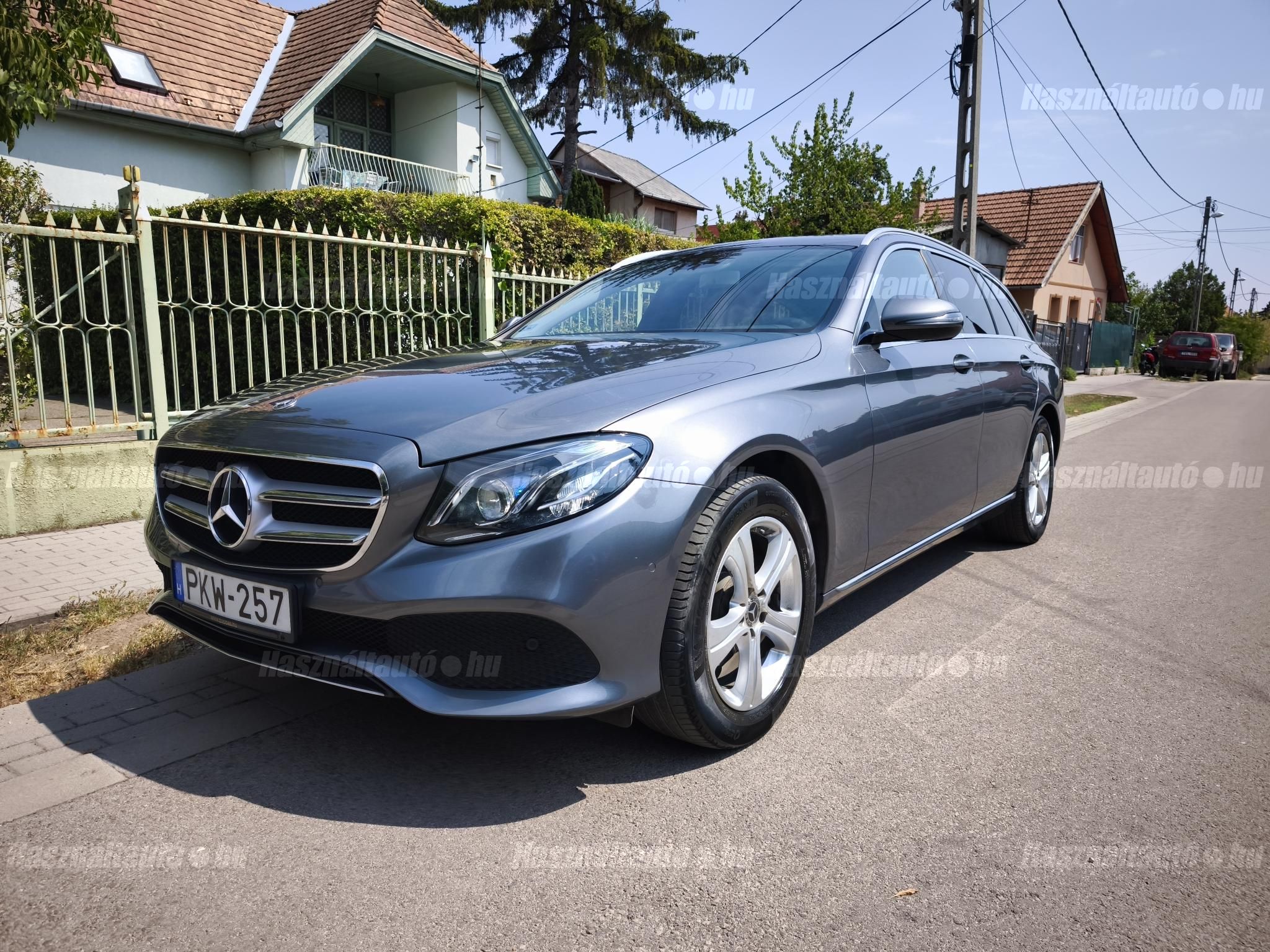 MERCEDES-BENZ E 220 2017/10 - 1