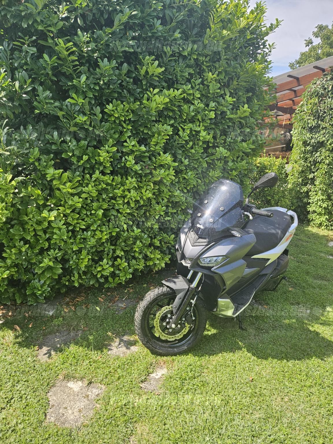 APRILIA SR GT 125 2023/10 - 1