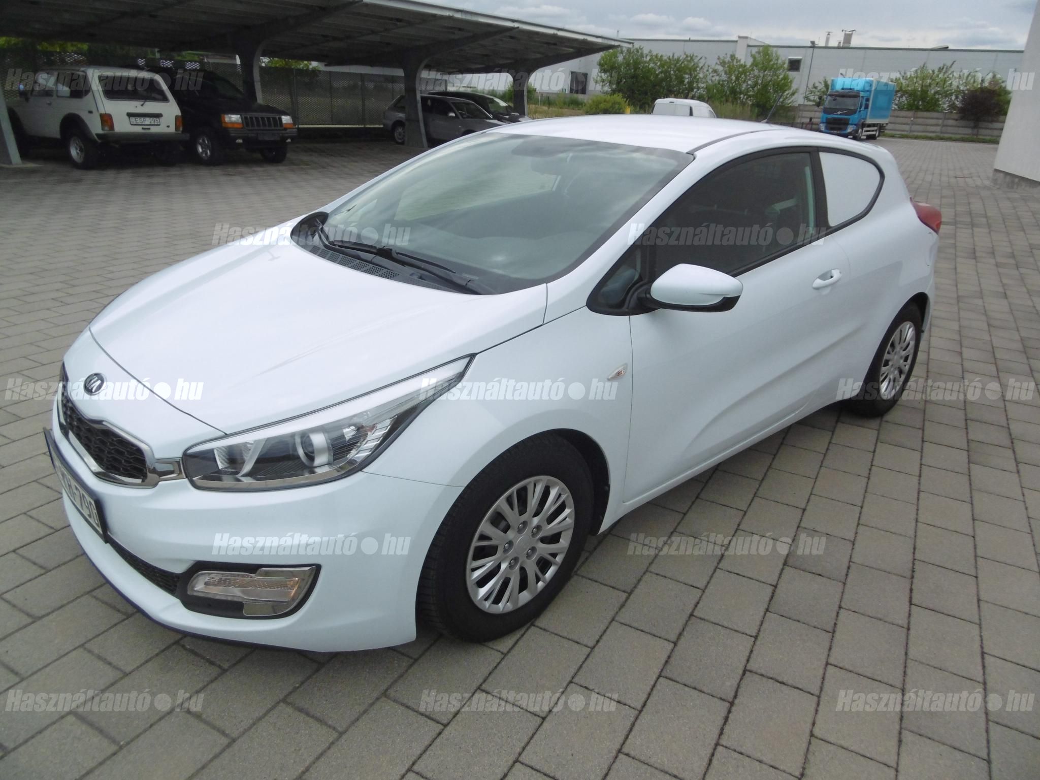 KIA CEE'D 2015/3 - 1
