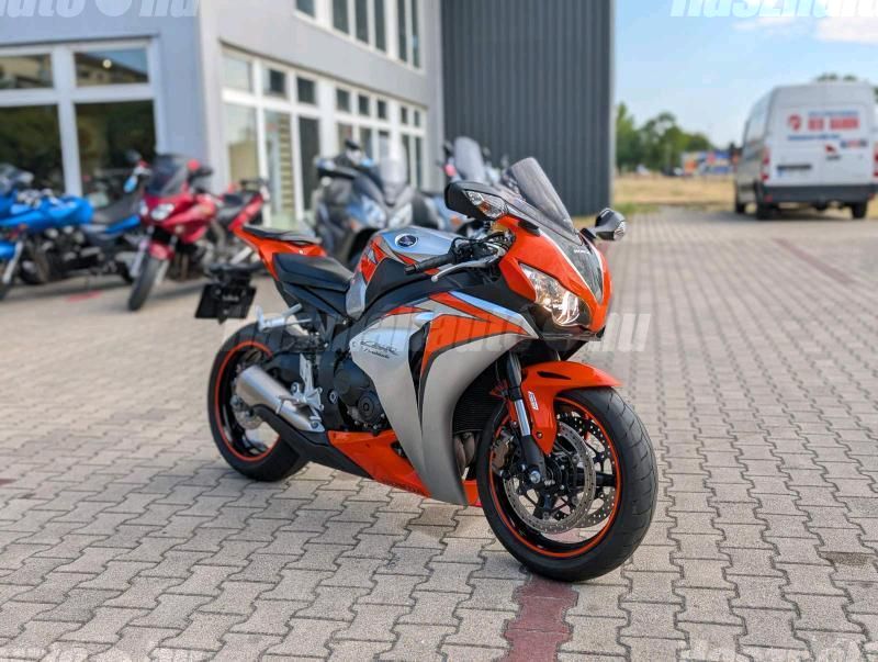 HONDA CBR 1000 RR 2011 - 1