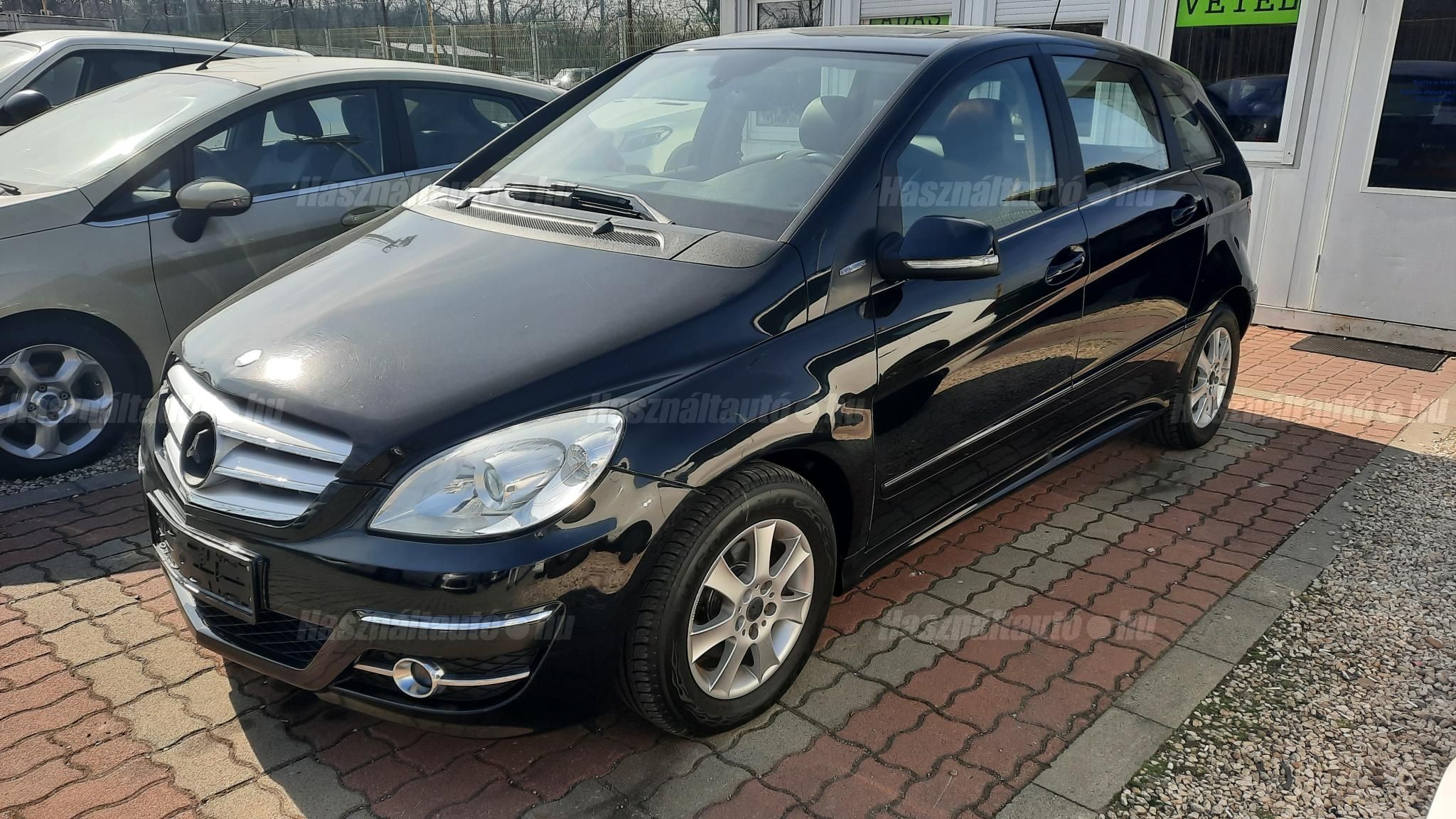MERCEDES-BENZ B 180 2009/6 - 1