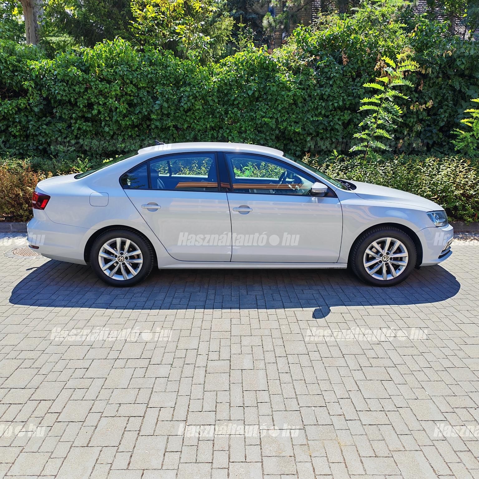 VOLKSWAGEN JETTA VI 2017/11 - 1