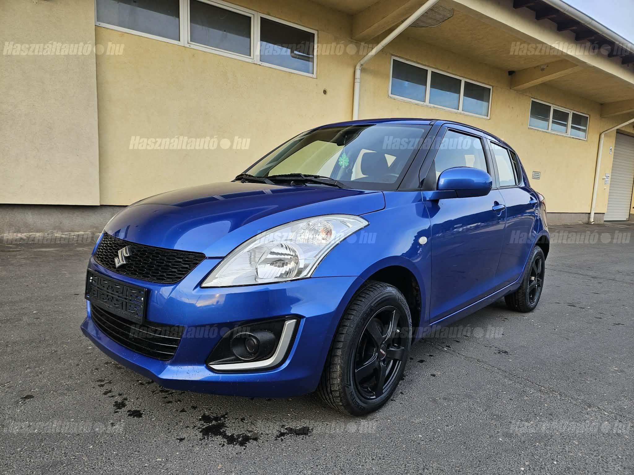 SUZUKI SWIFT 2015/10 - 1