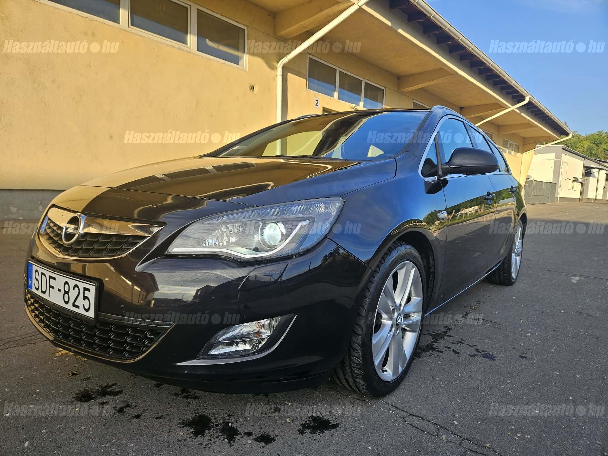 OPEL ASTRA 2011/6 - 1
