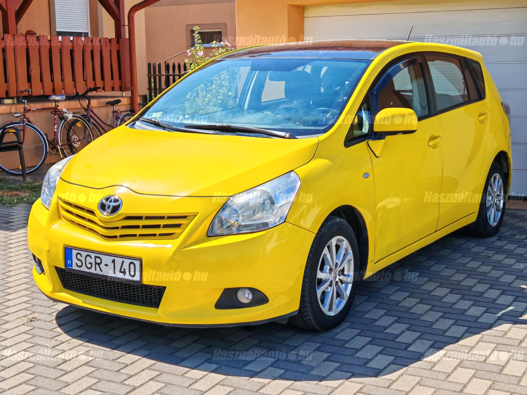 TOYOTA VERSO 2010/8 - 1