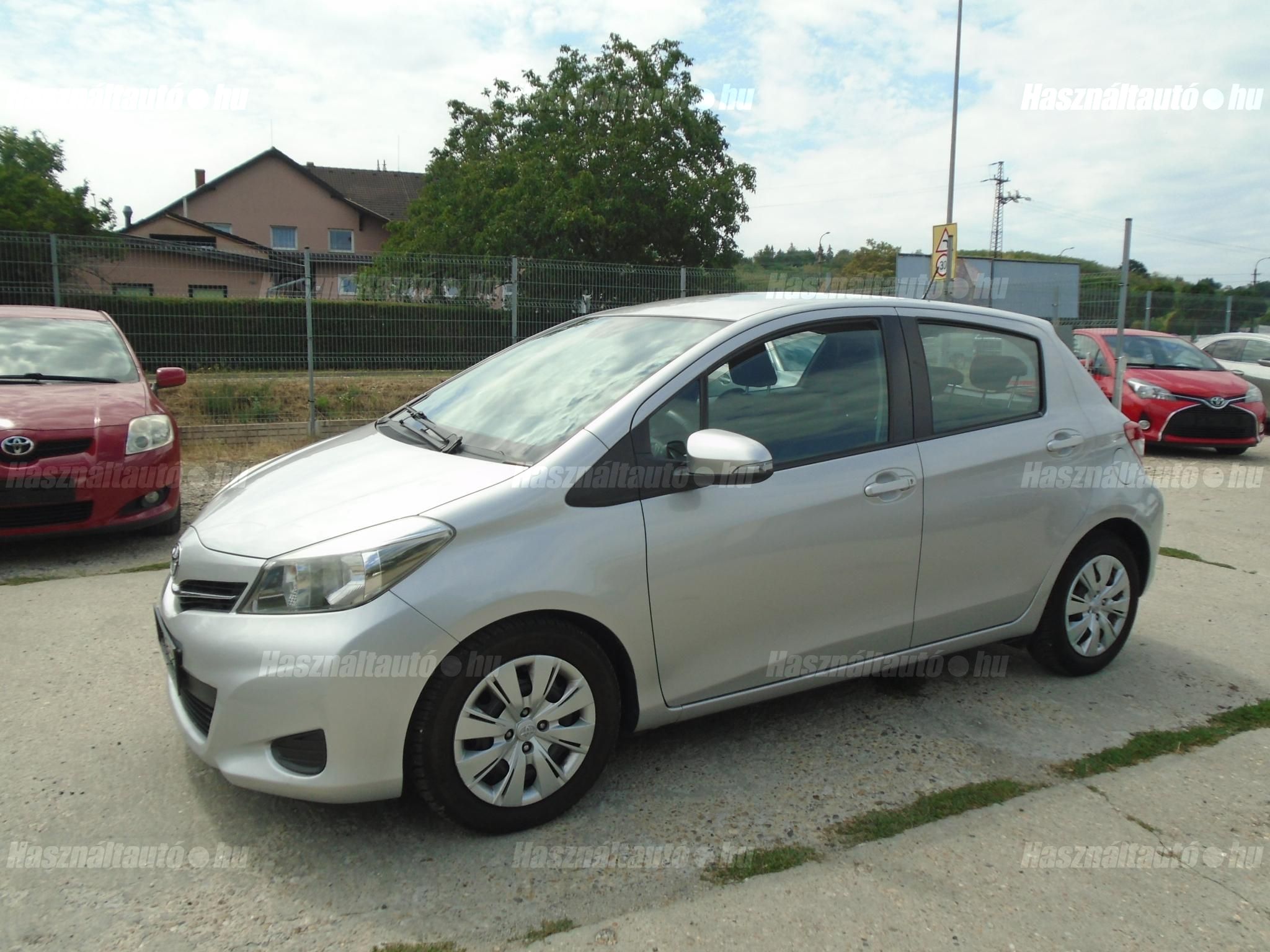 TOYOTA YARIS 2012/2 - 1