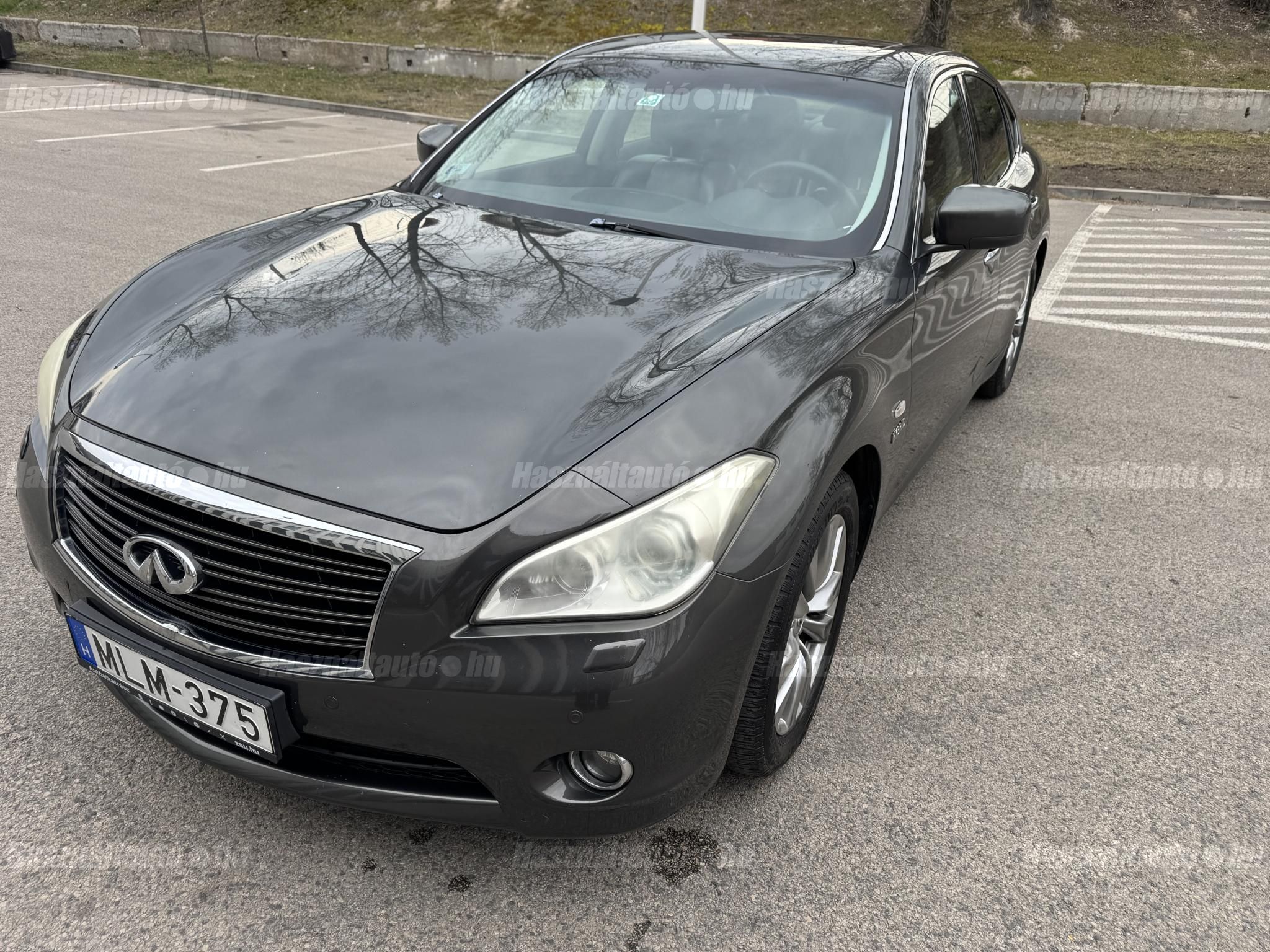 INFINITI M35 2013/10 - 1