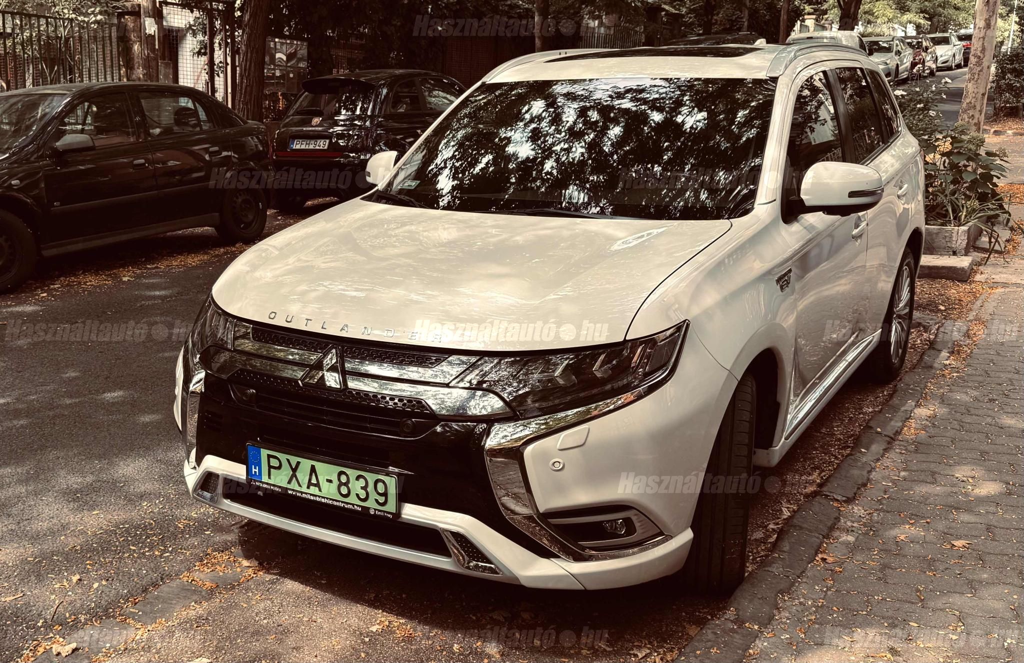 MITSUBISHI OUTLANDER 2018/9 - 1