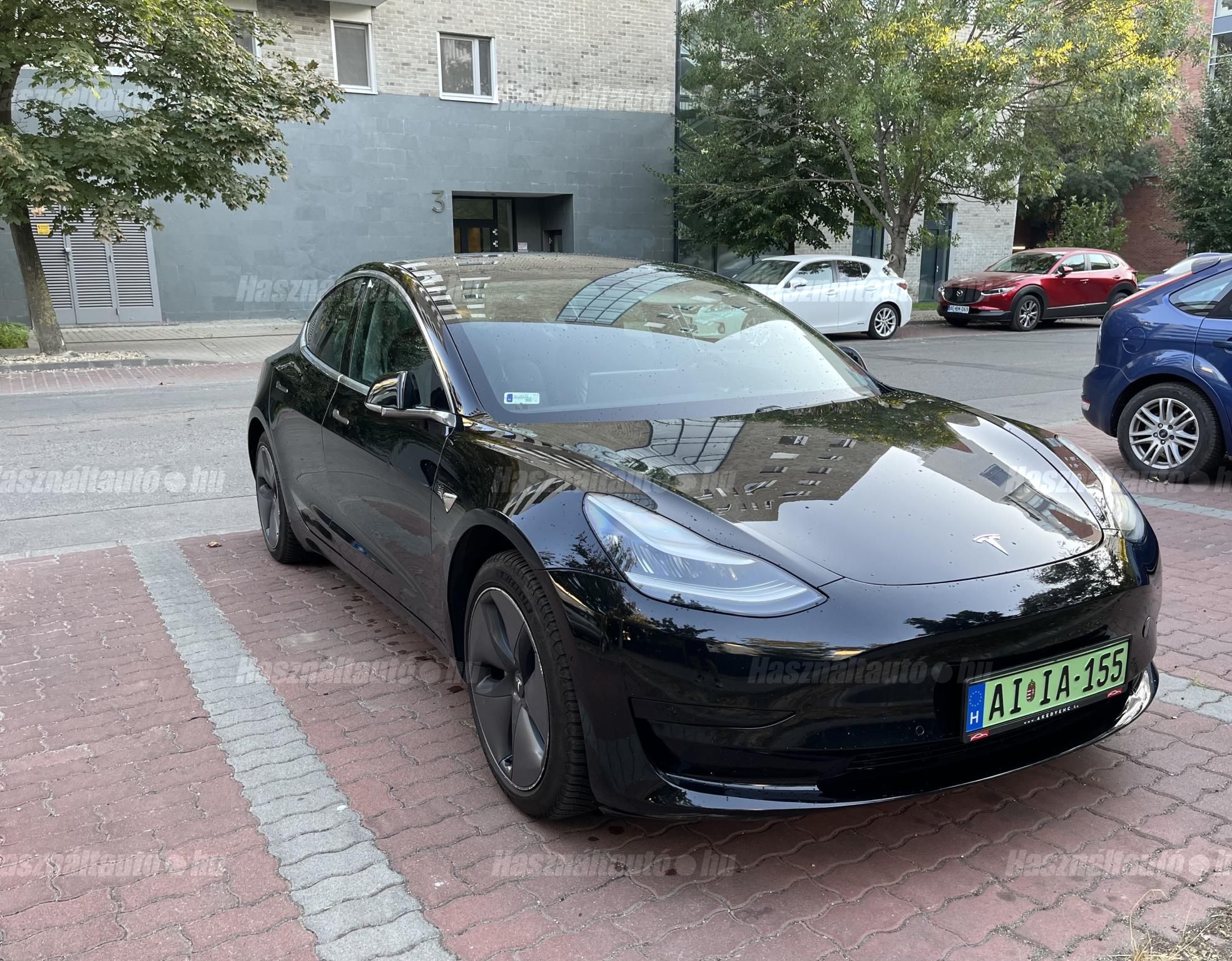 TESLA MODEL 3 2019/8 - 1