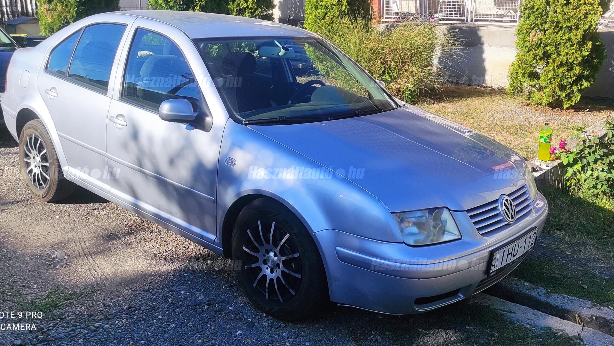 VOLKSWAGEN BORA 2002/6 - 1