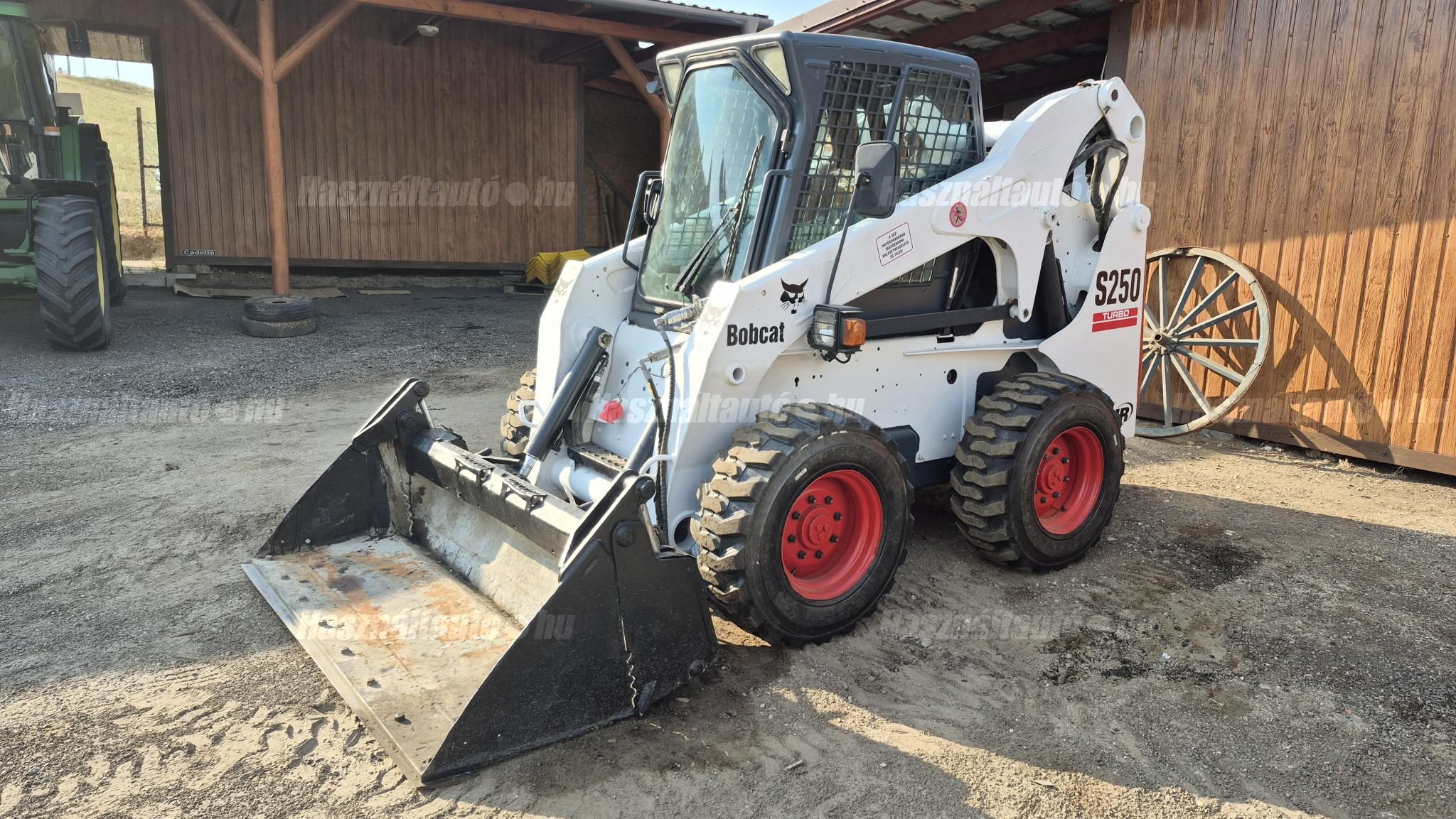 BOBCAT 2004 - 1