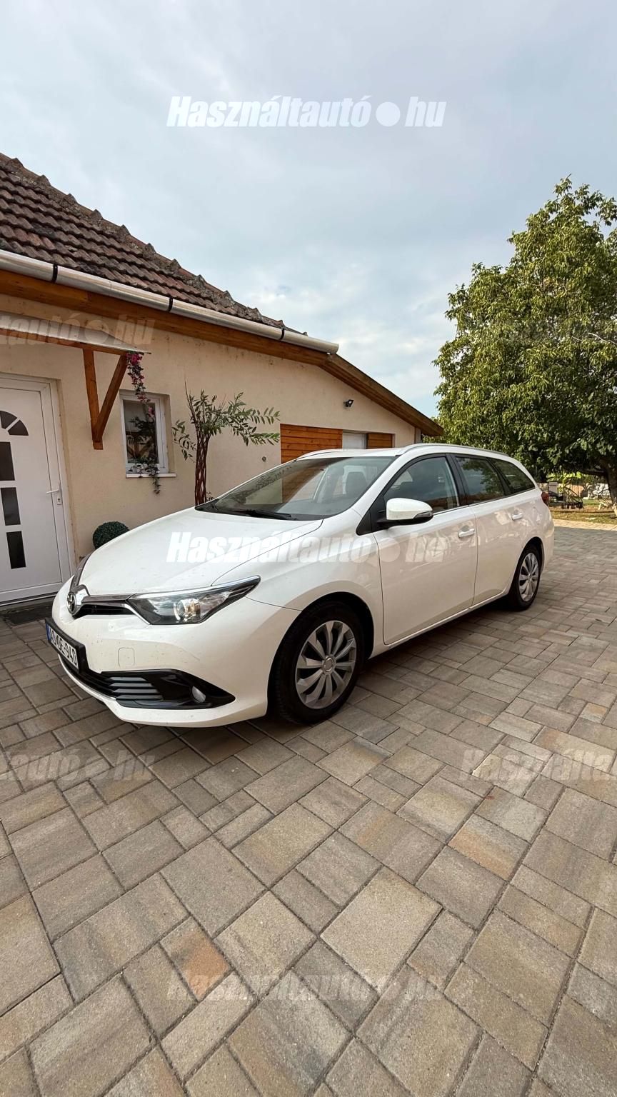 TOYOTA AURIS 2016/8 - 1