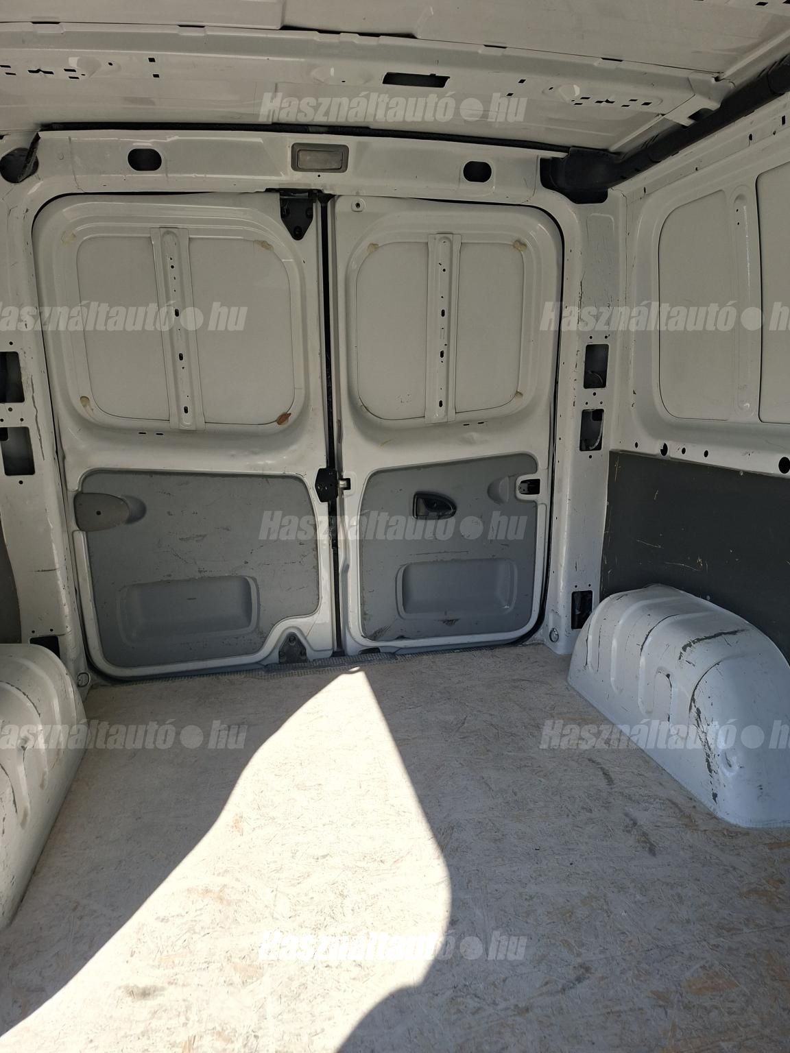 OPEL VIVARO 2009/6 - 1