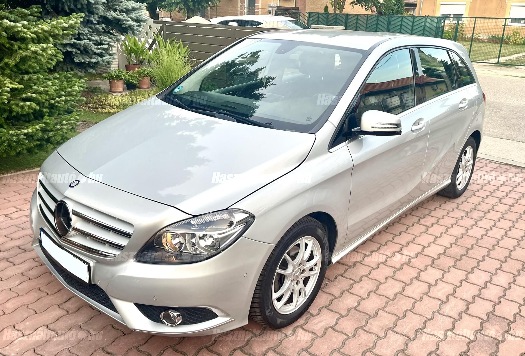MERCEDES-BENZ B 180 2013/3 - 1