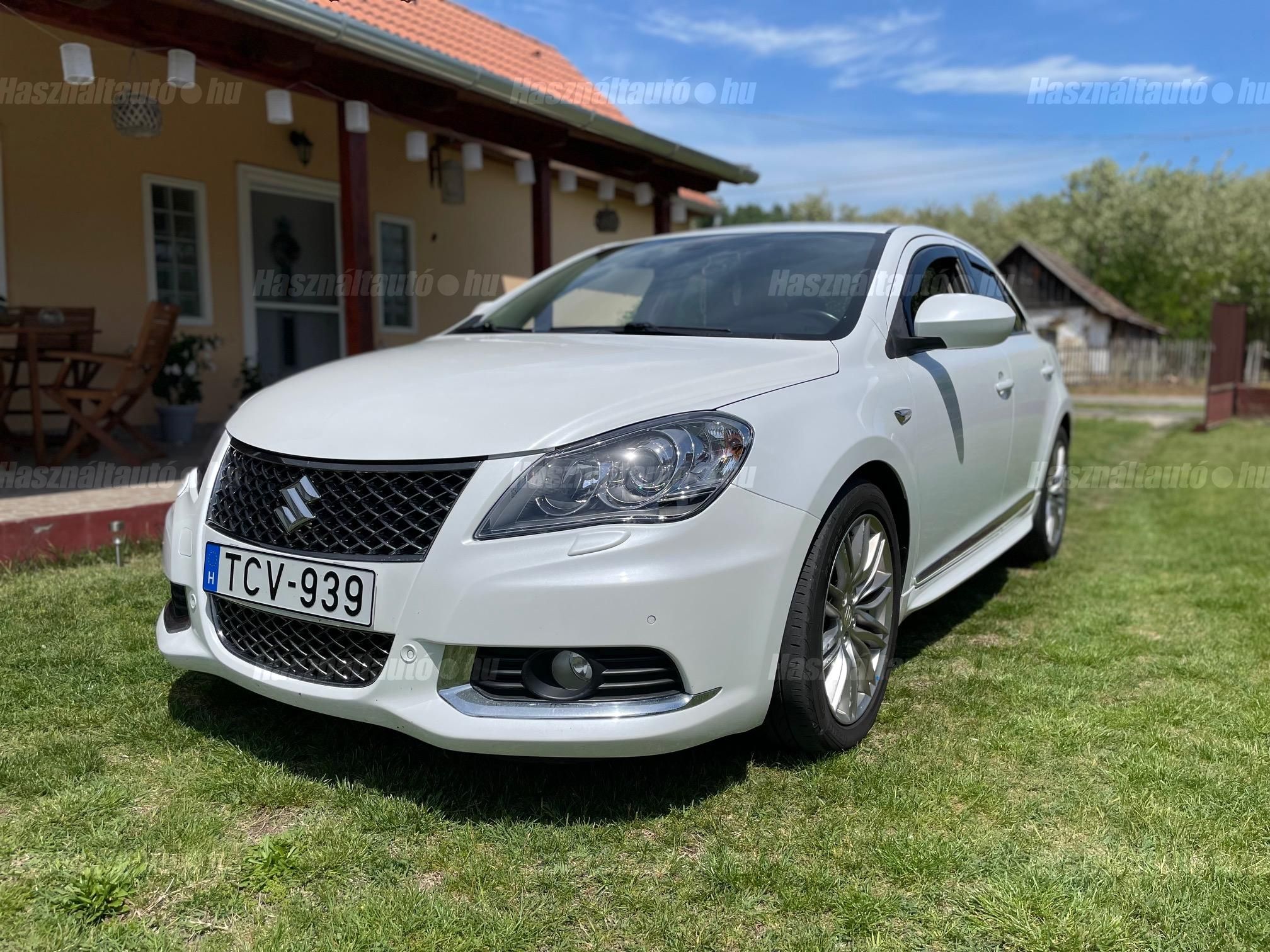 SUZUKI KIZASHI 2012/1 - 1