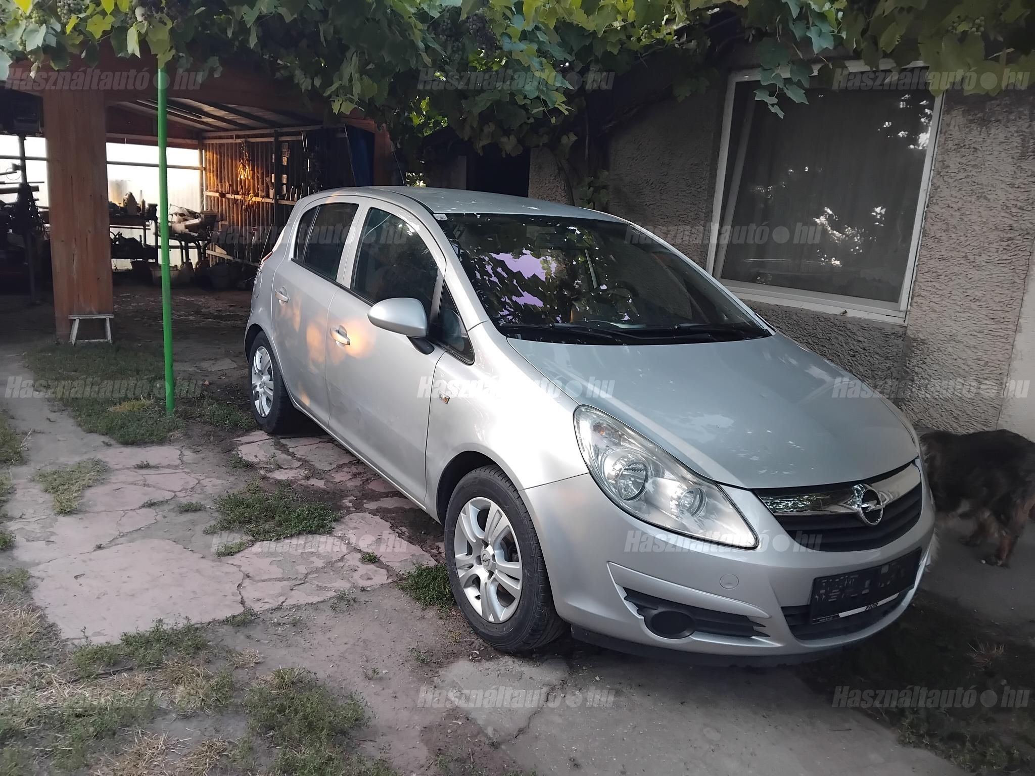 OPEL CORSA D 2009/8 - 1