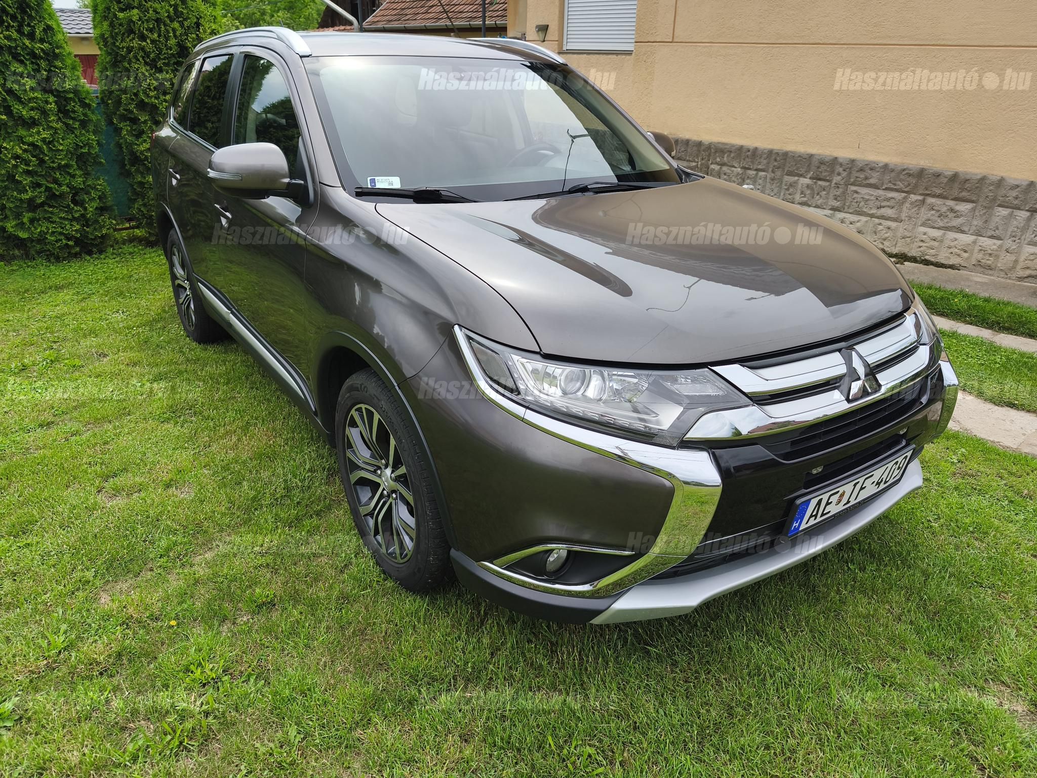 MITSUBISHI OUTLANDER 2016/11 - 1