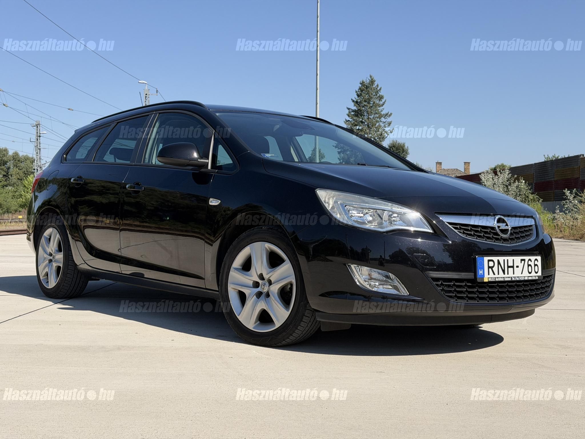 OPEL ASTRA J 2011/4 - 1