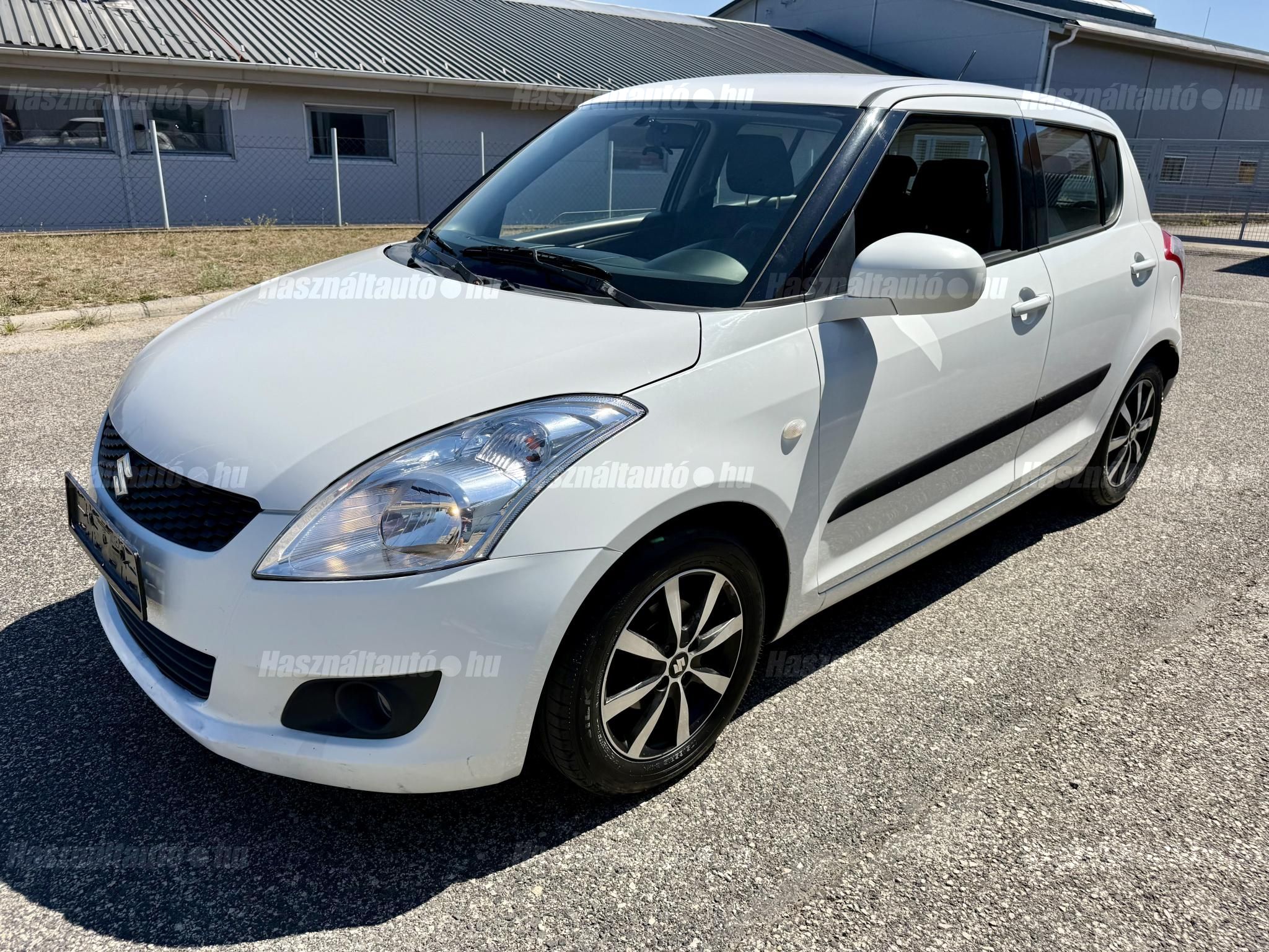 SUZUKI SWIFT 2012/12 - 1