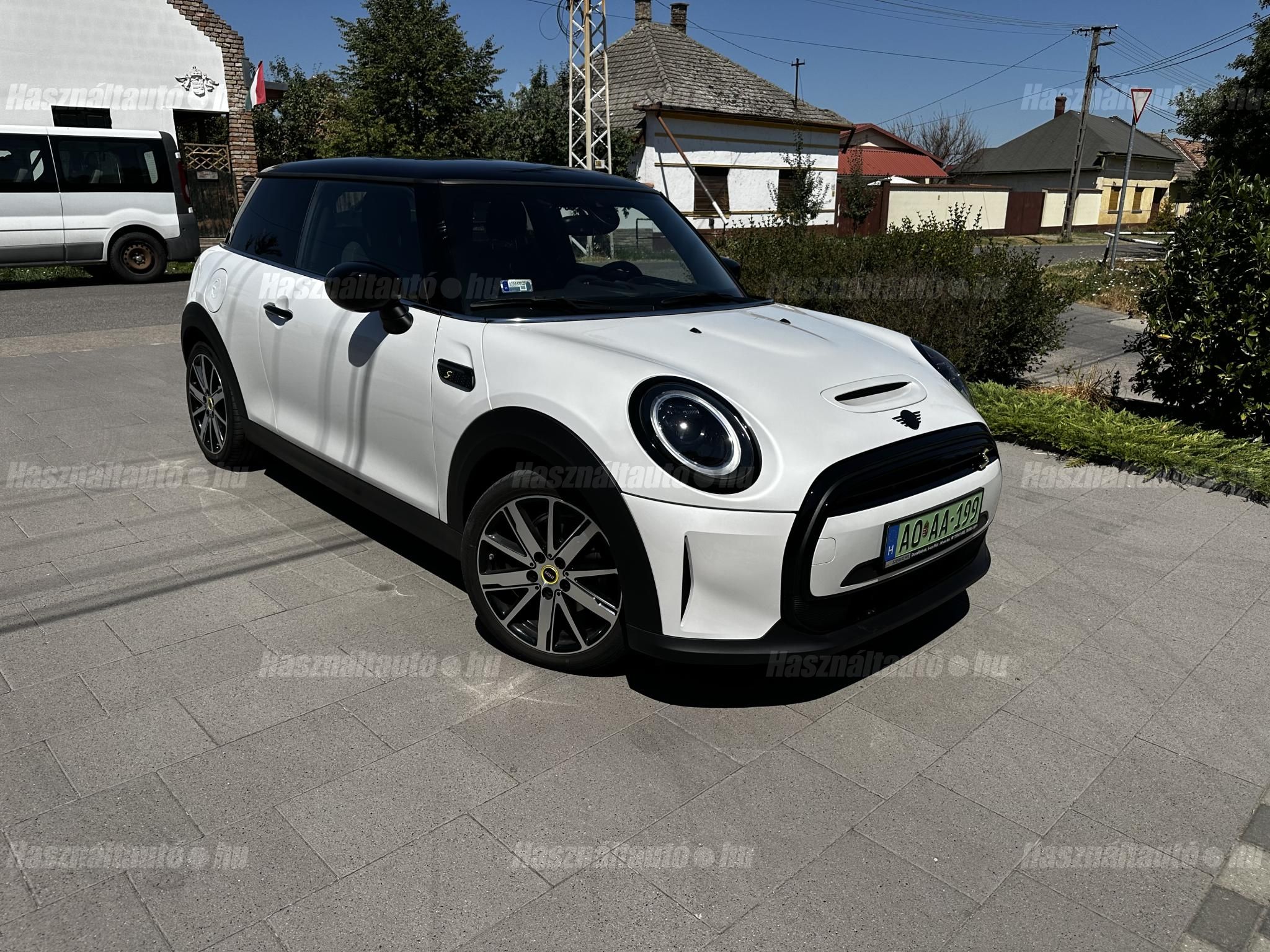 MINI MINI COOPER 2023/9 - 1