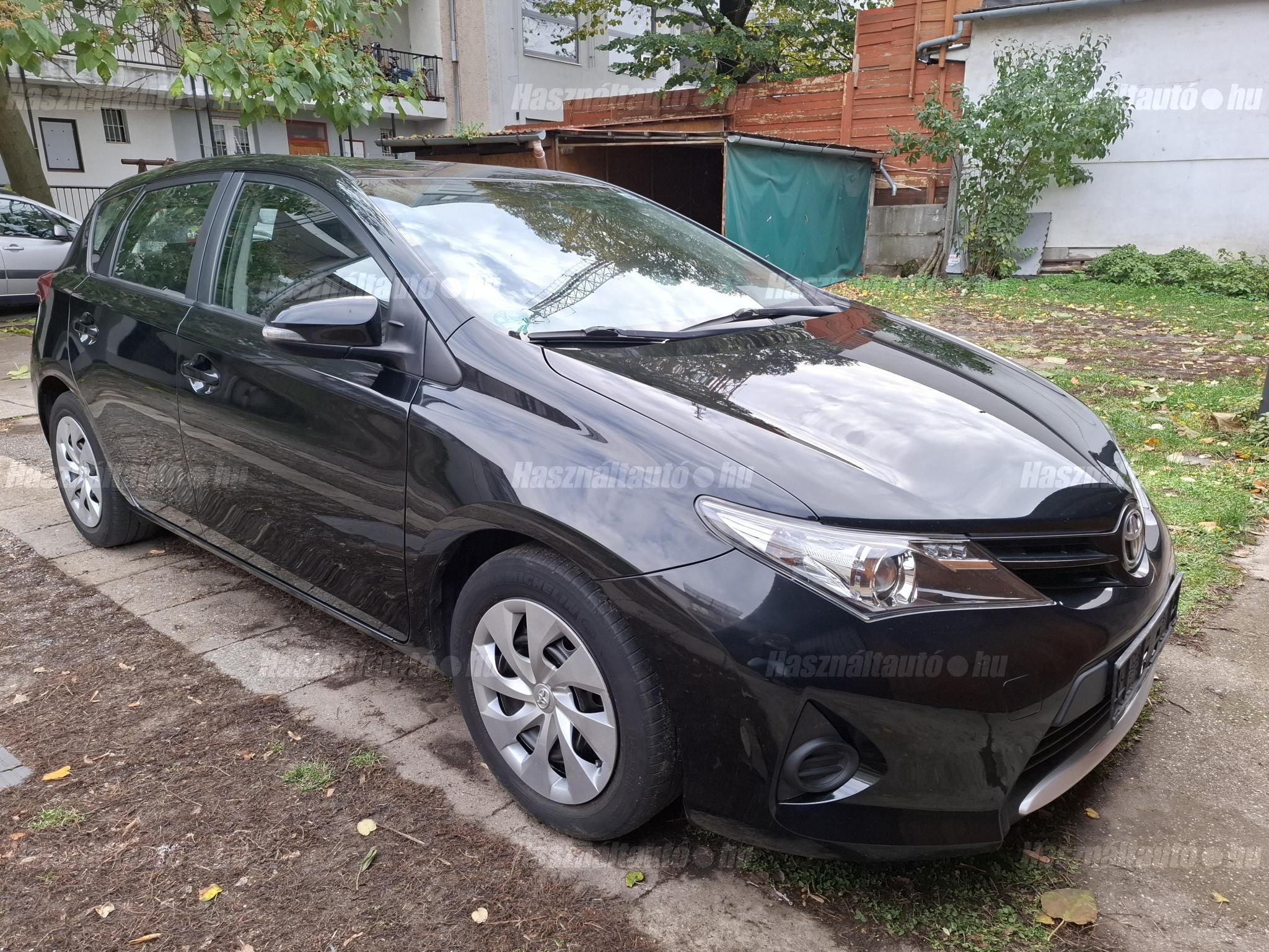 TOYOTA AURIS 2013/12 - 1