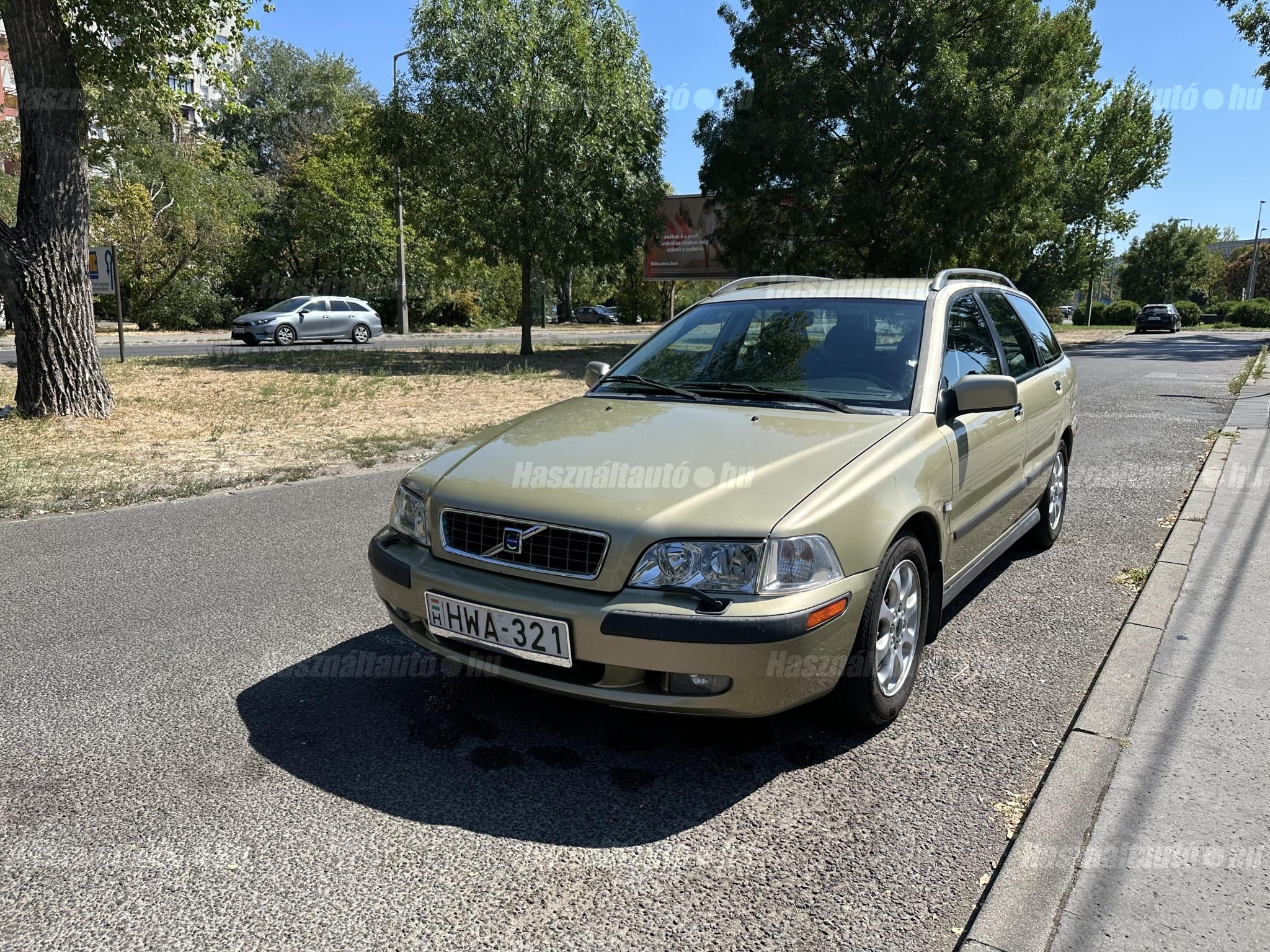 VOLVO V40 2001/11 - 1