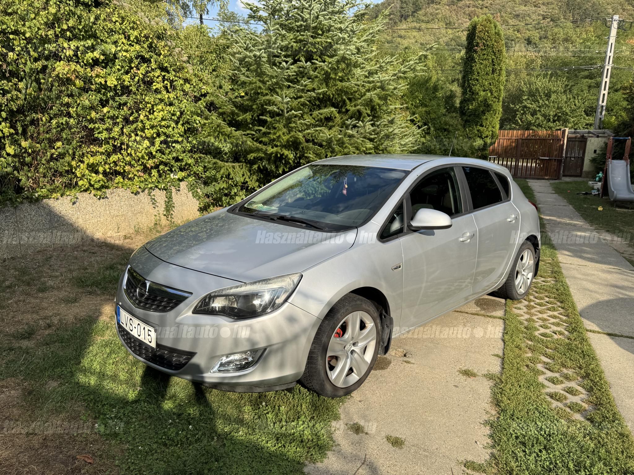 OPEL ASTRA J 2011/3 - 1