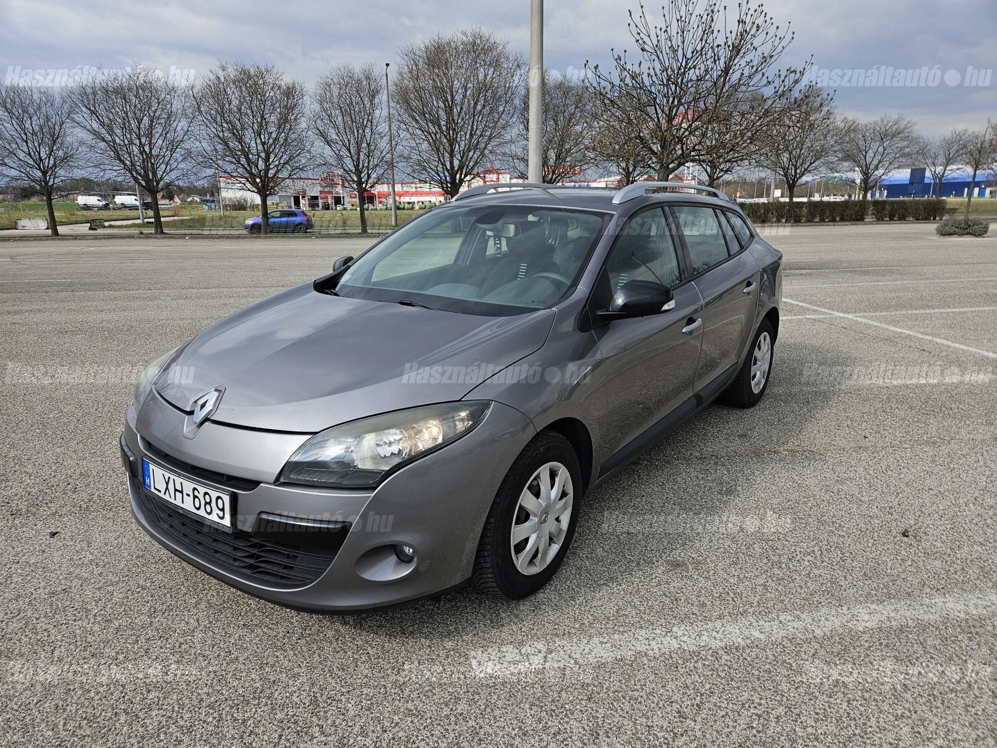 RENAULT MEGANE 2011/8 - 1