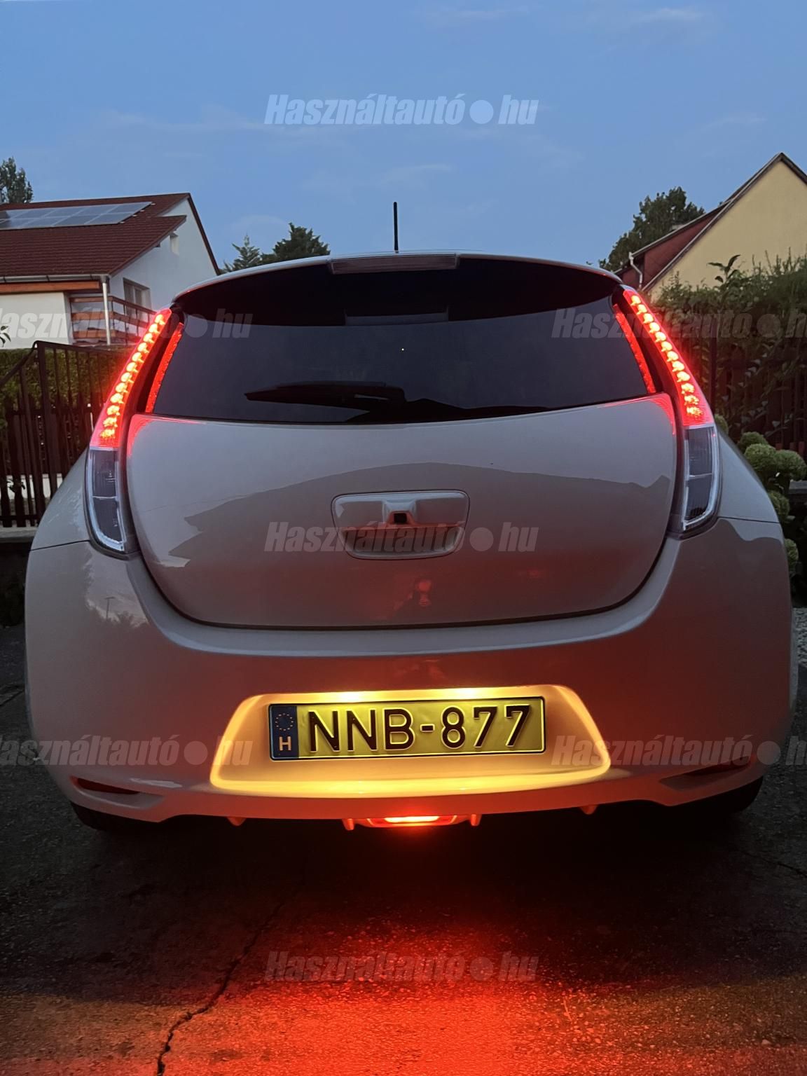 NISSAN LEAF 2015/10 - 1
