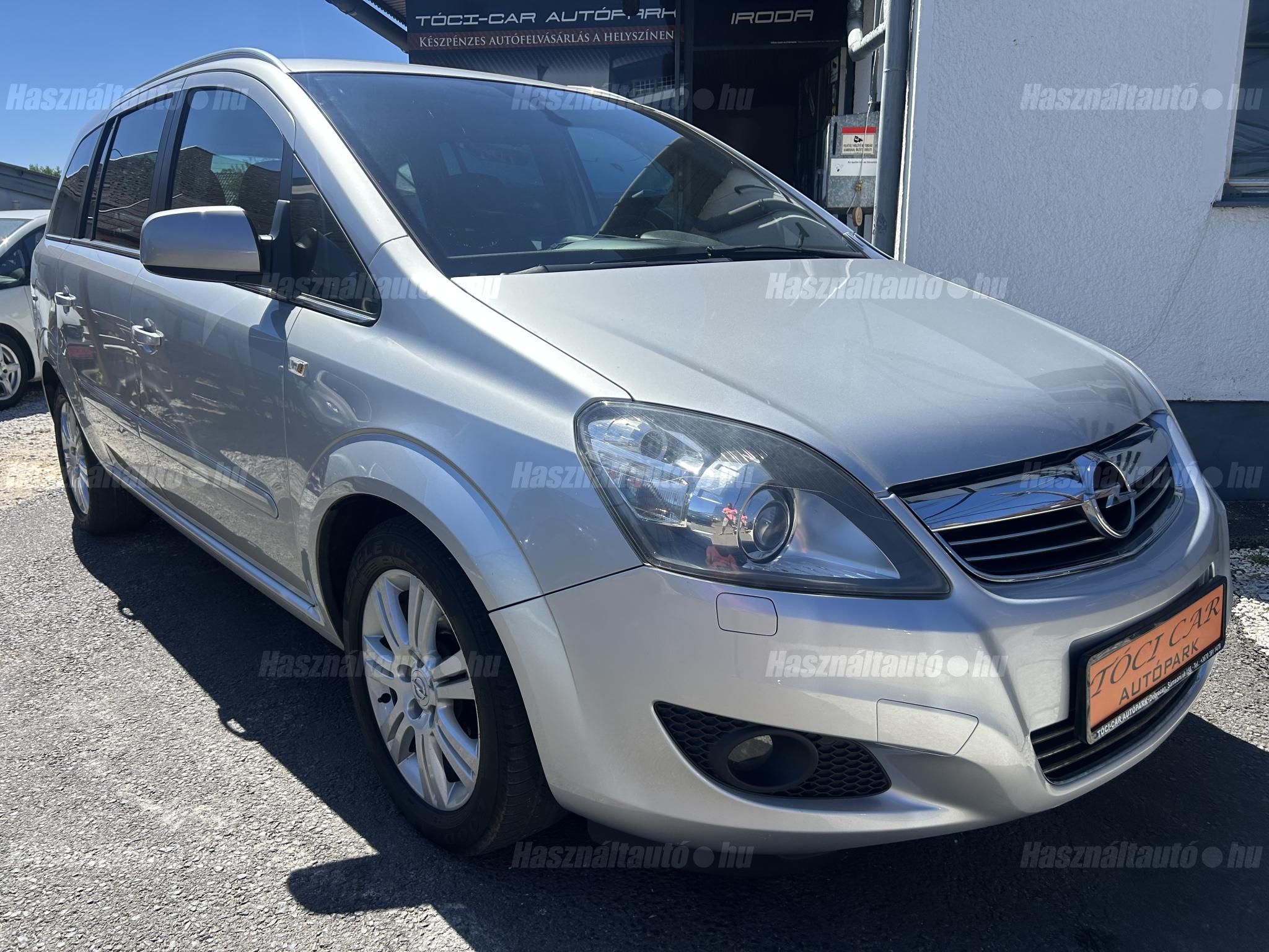 OPEL ZAFIRA B 2011/4 - 1