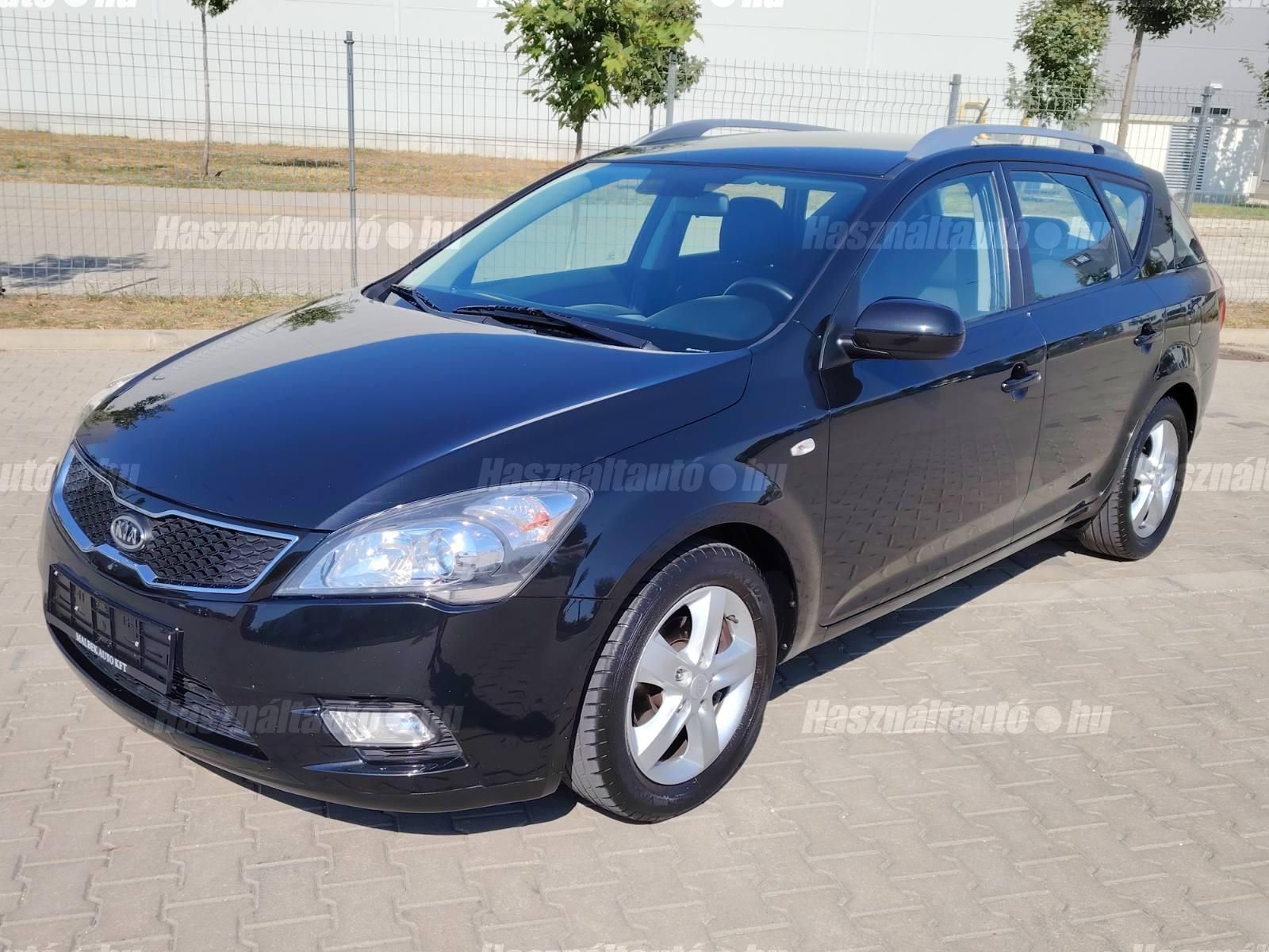 KIA CEE'D 2012/9 - 1